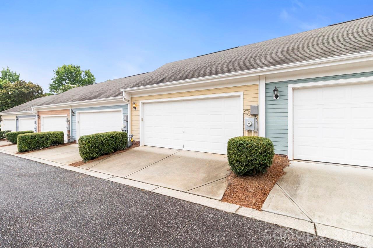 807 Cattaloochee Lane — Huntersville