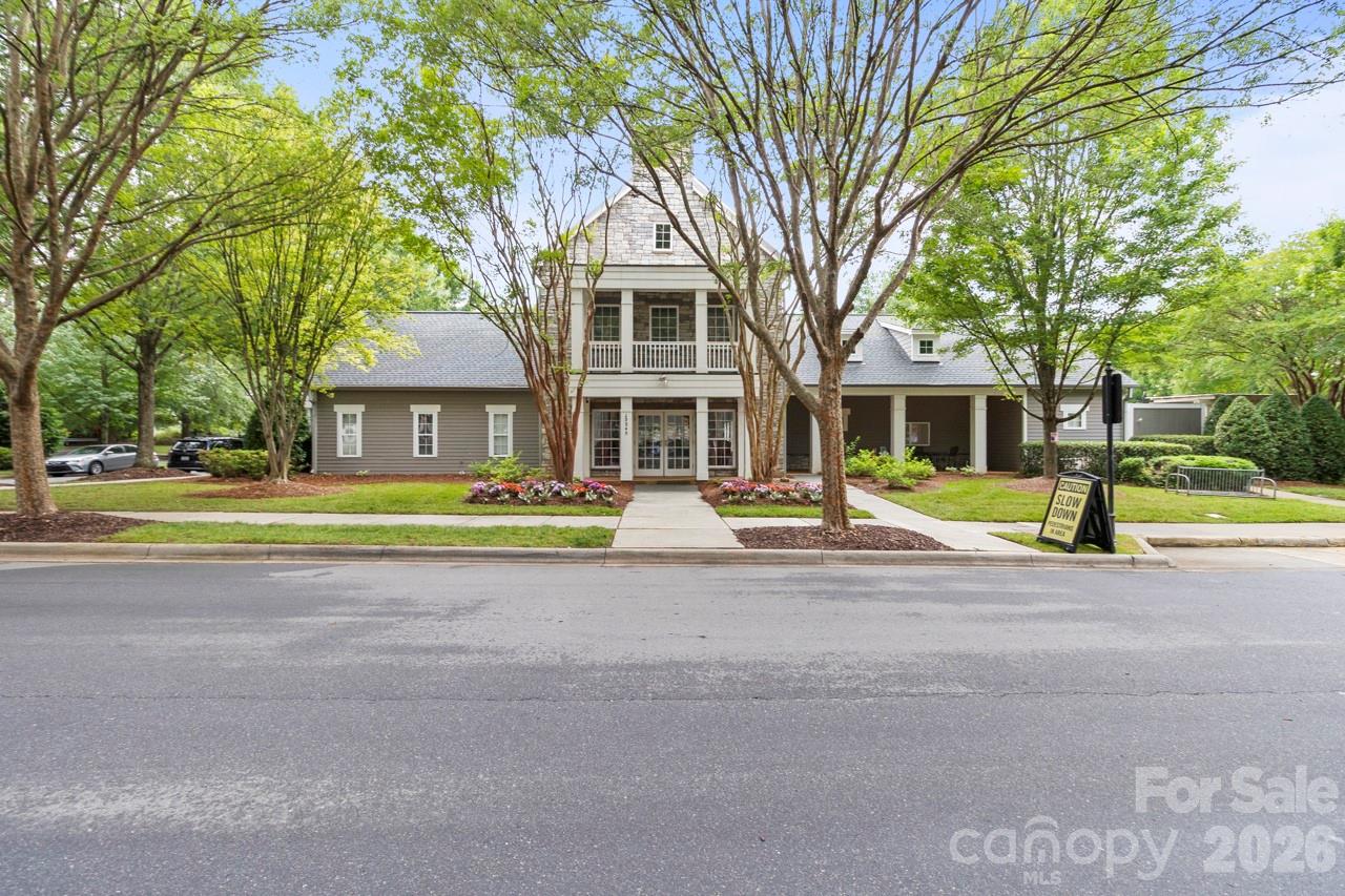807 Cattaloochee Lane — Huntersville