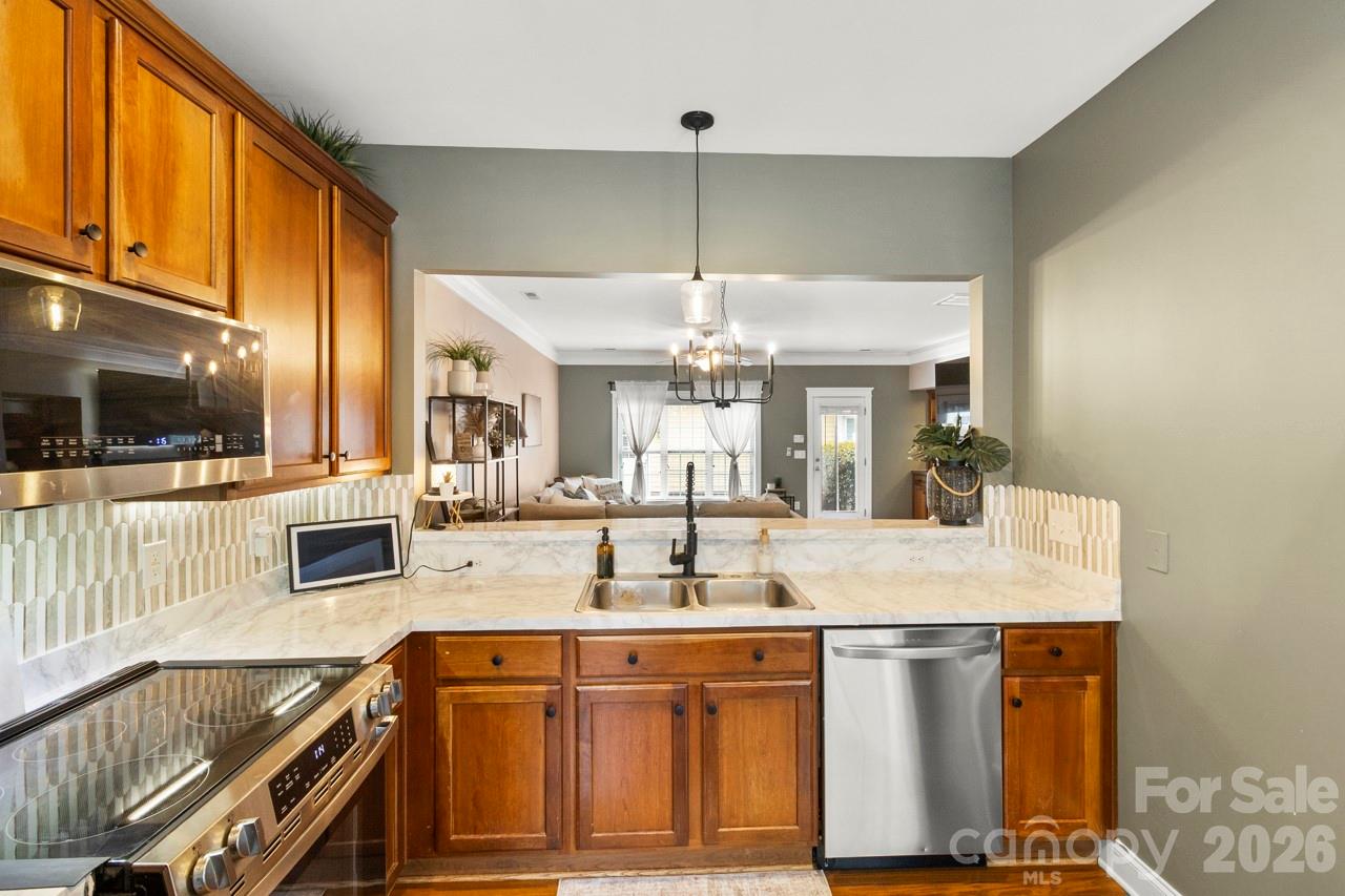 807 Cattaloochee Lane — Huntersville