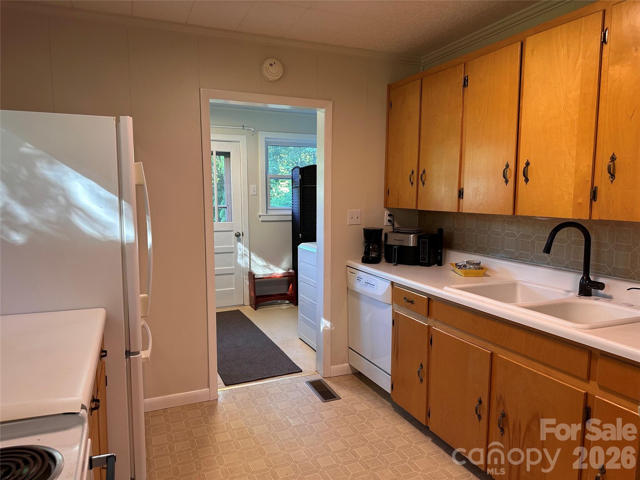 21 Byrd Lane — Brevard