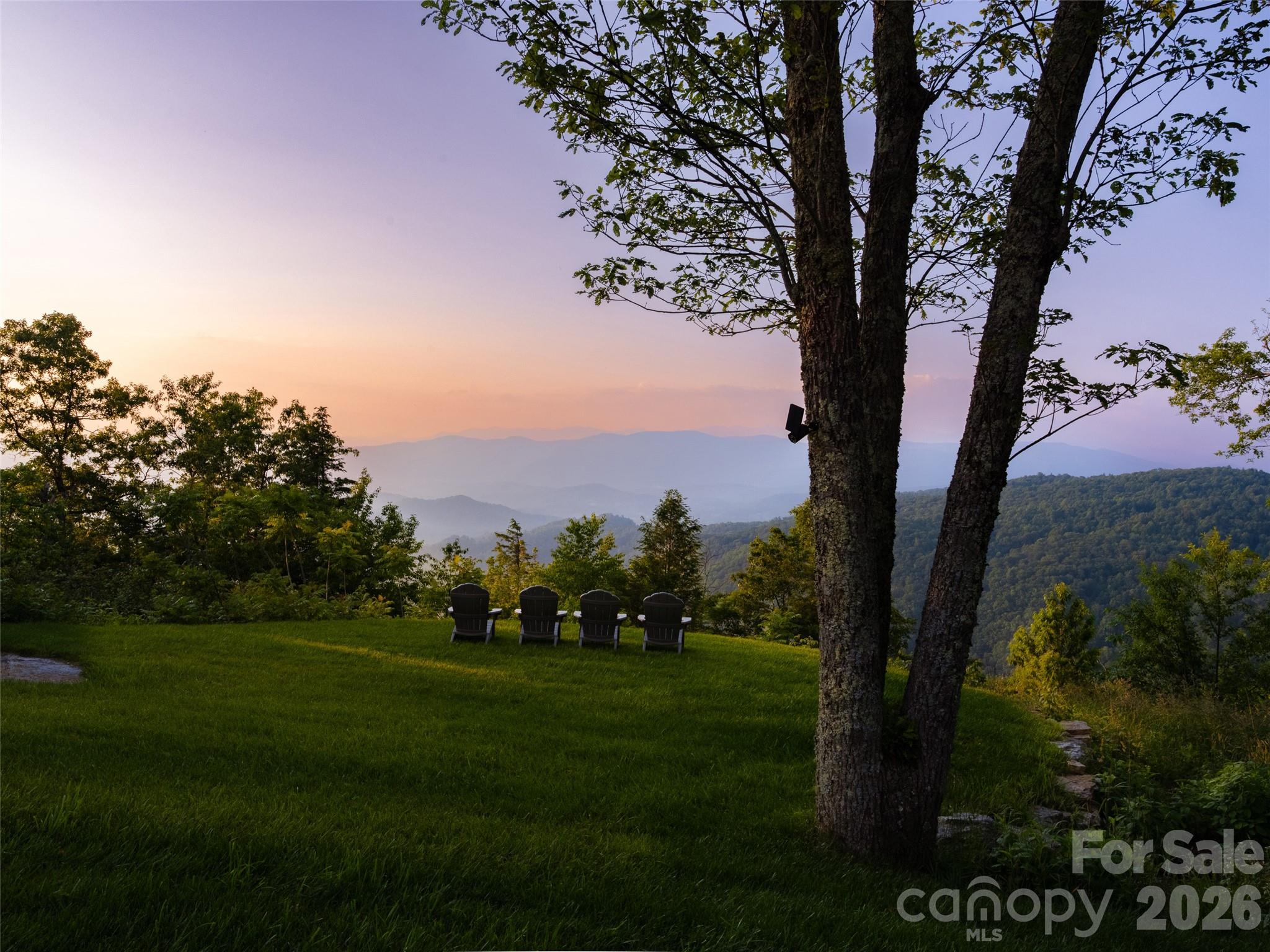 93 N Snow Ridge Drive — Hendersonville