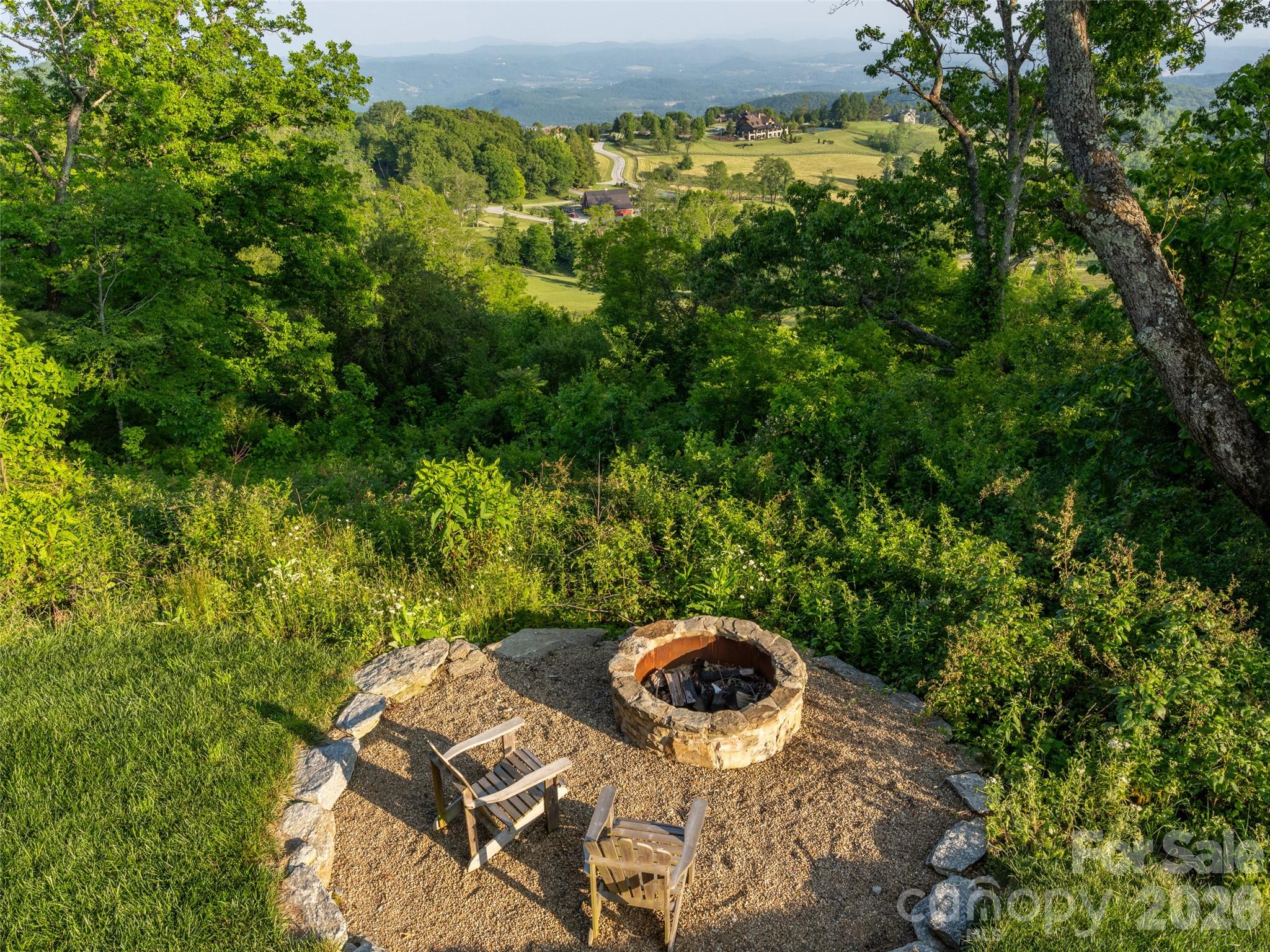 93 N Snow Ridge Drive — Hendersonville