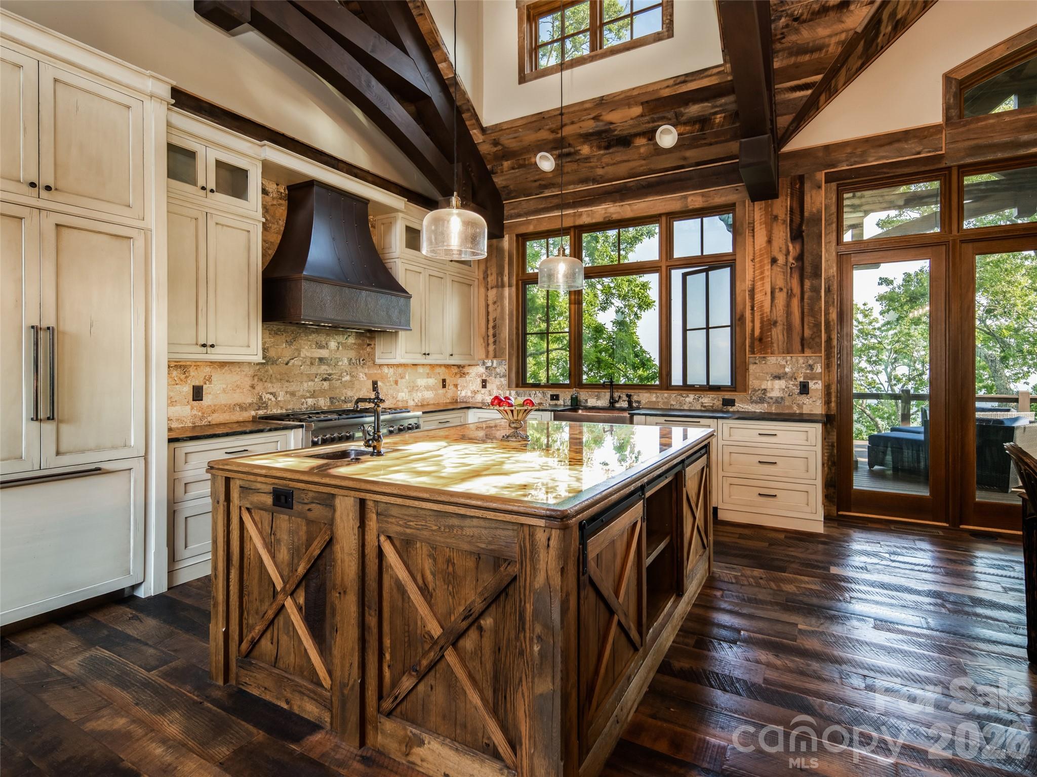 93 N Snow Ridge Drive — Hendersonville