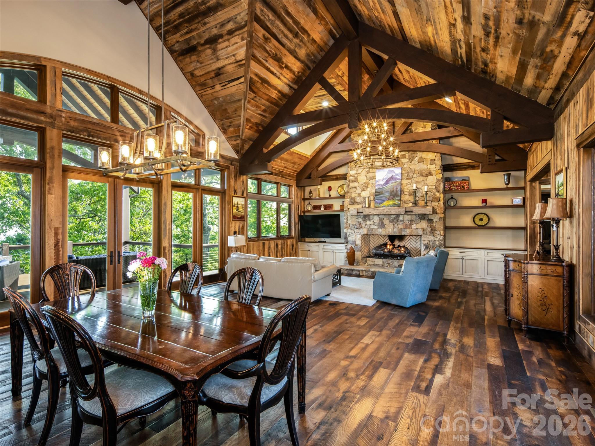 93 N Snow Ridge Drive — Hendersonville