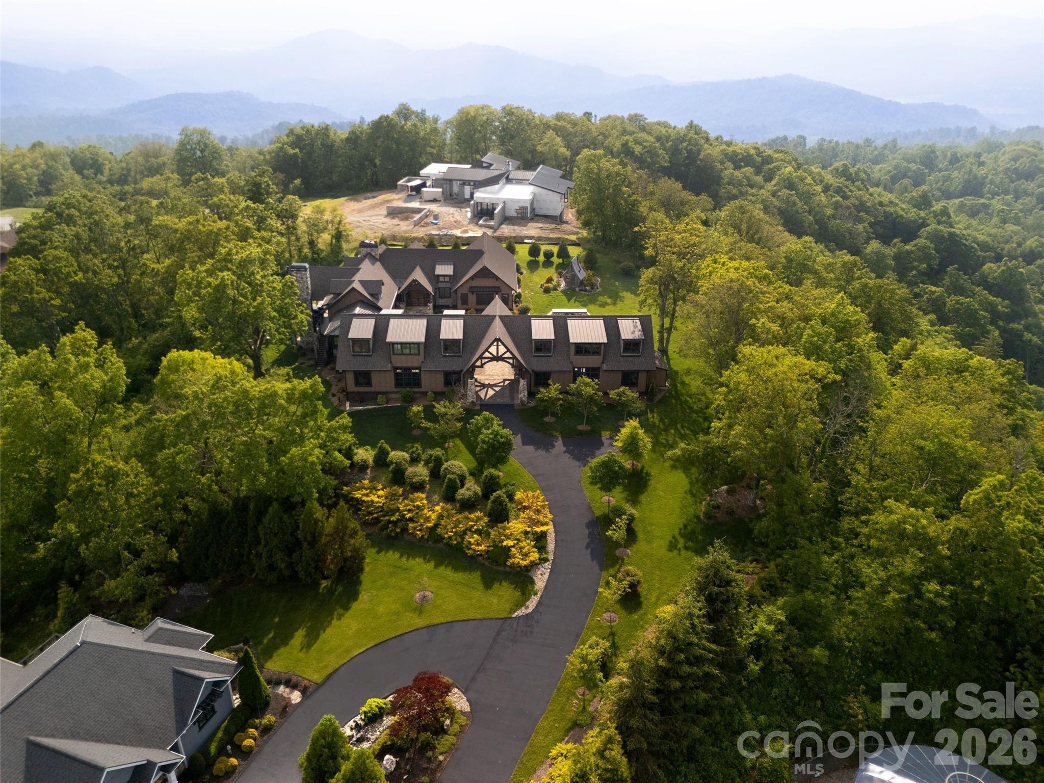 93 N Snow Ridge Drive — Hendersonville