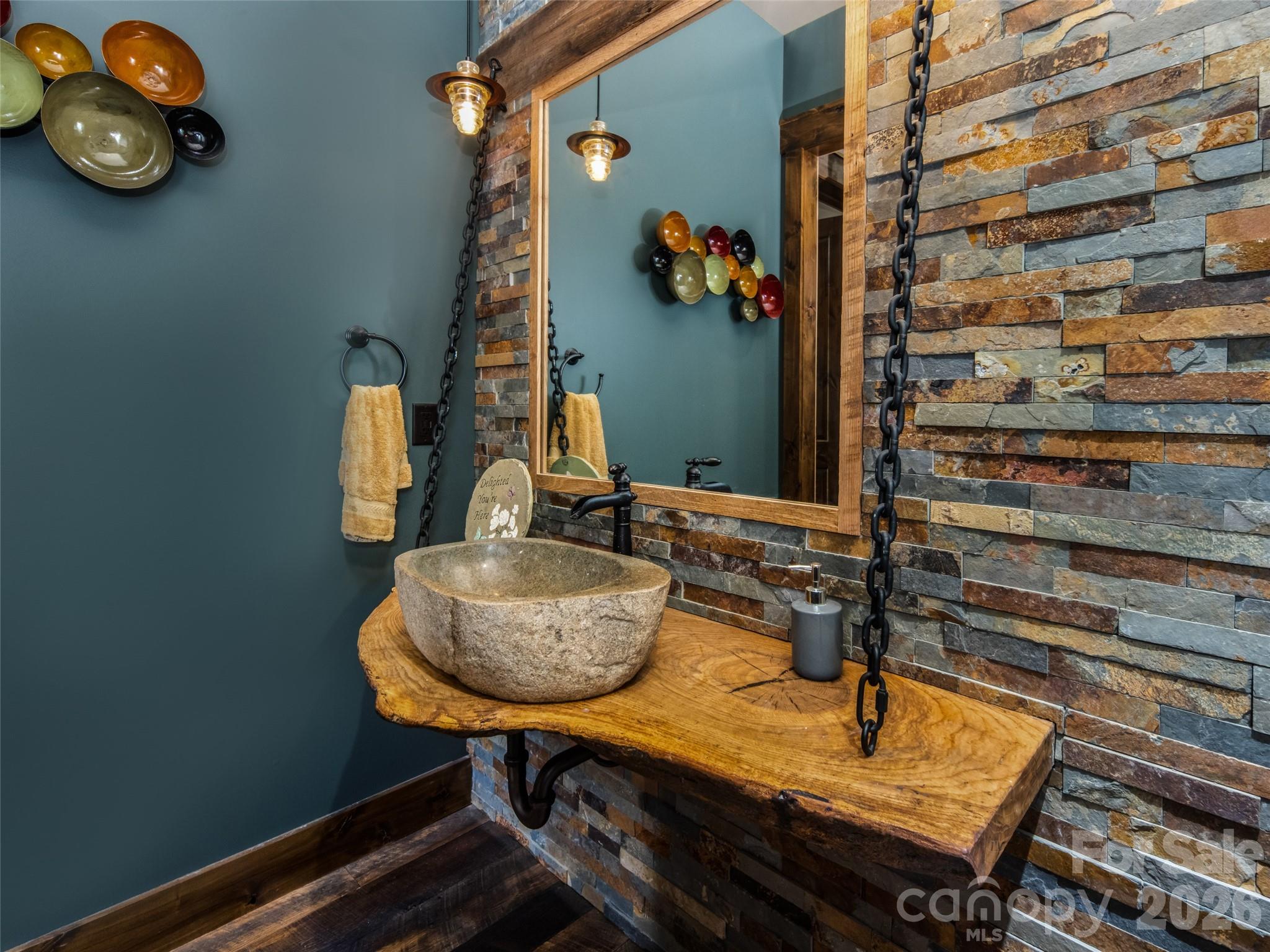 93 N Snow Ridge Drive — Hendersonville