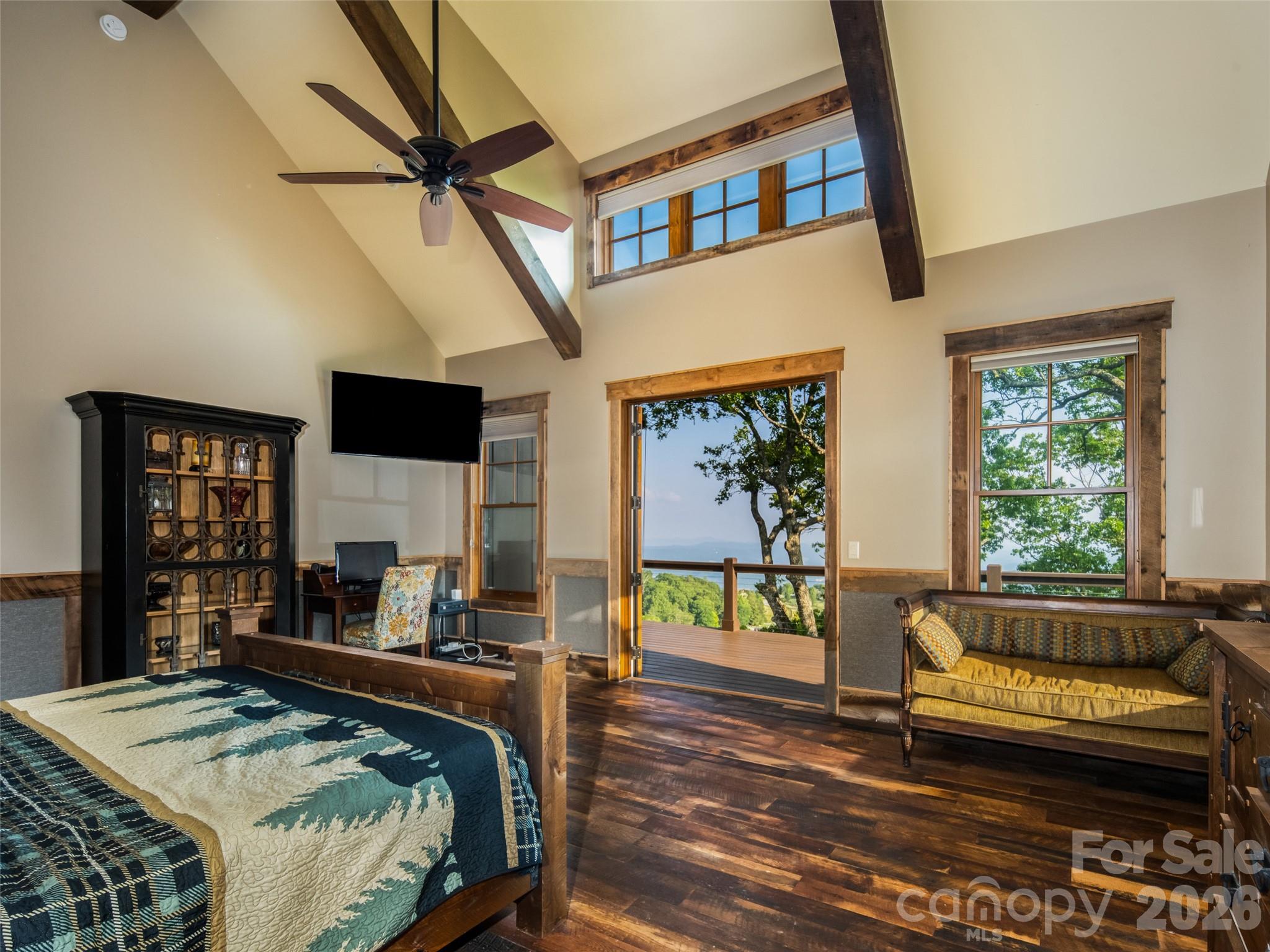 93 N Snow Ridge Drive — Hendersonville