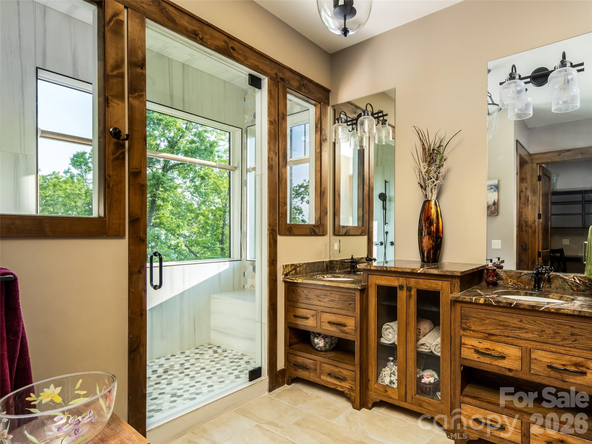 93 N Snow Ridge Drive — Hendersonville