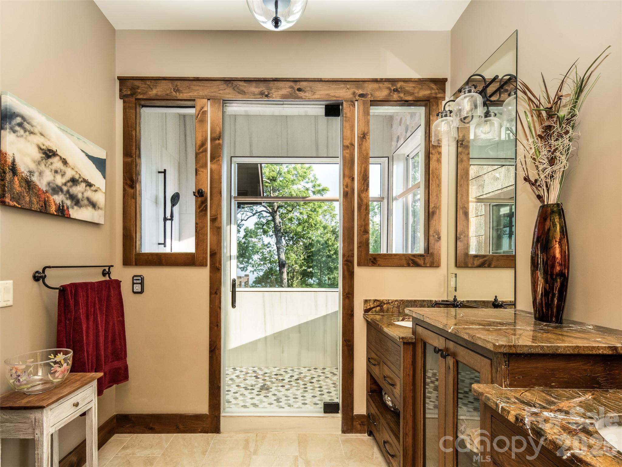93 N Snow Ridge Drive — Hendersonville