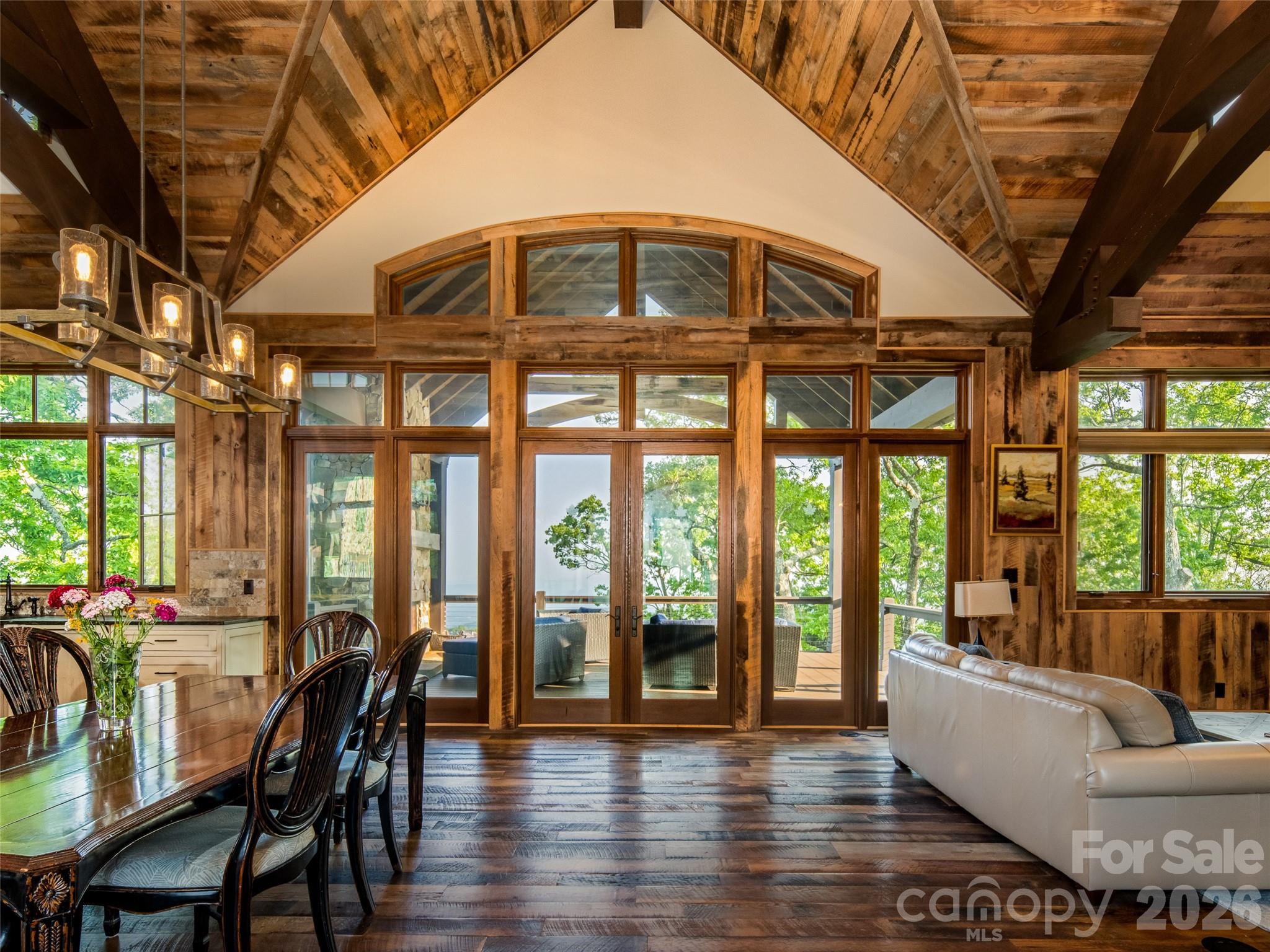 93 N Snow Ridge Drive — Hendersonville