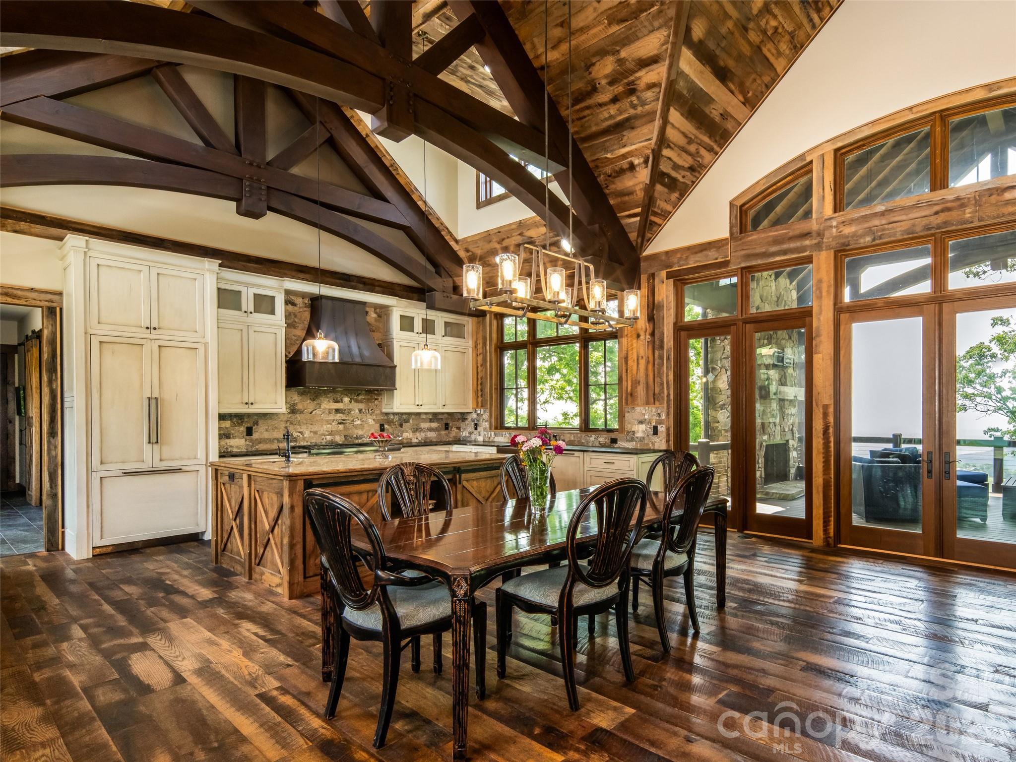 93 N Snow Ridge Drive — Hendersonville