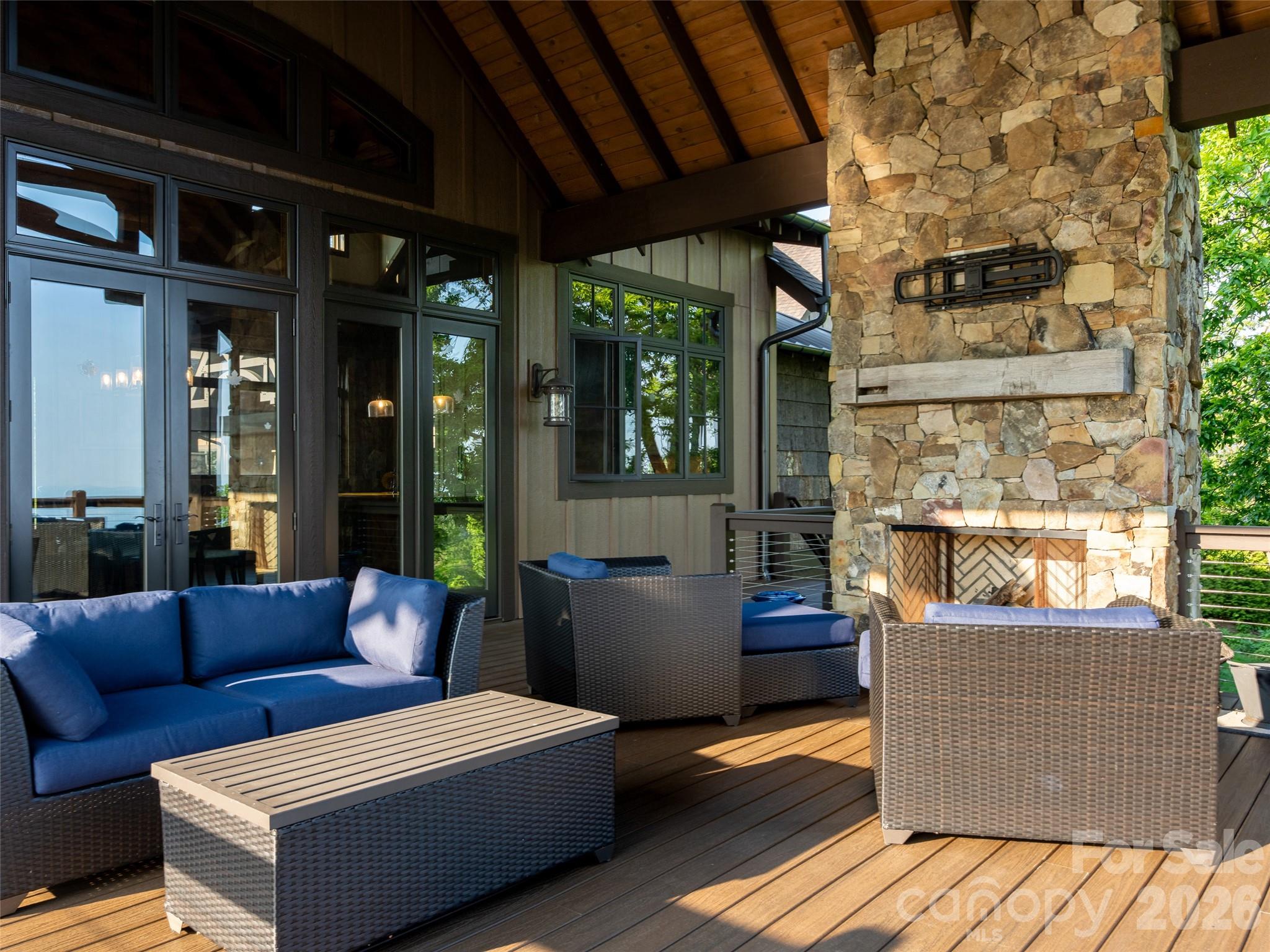 93 N Snow Ridge Drive — Hendersonville