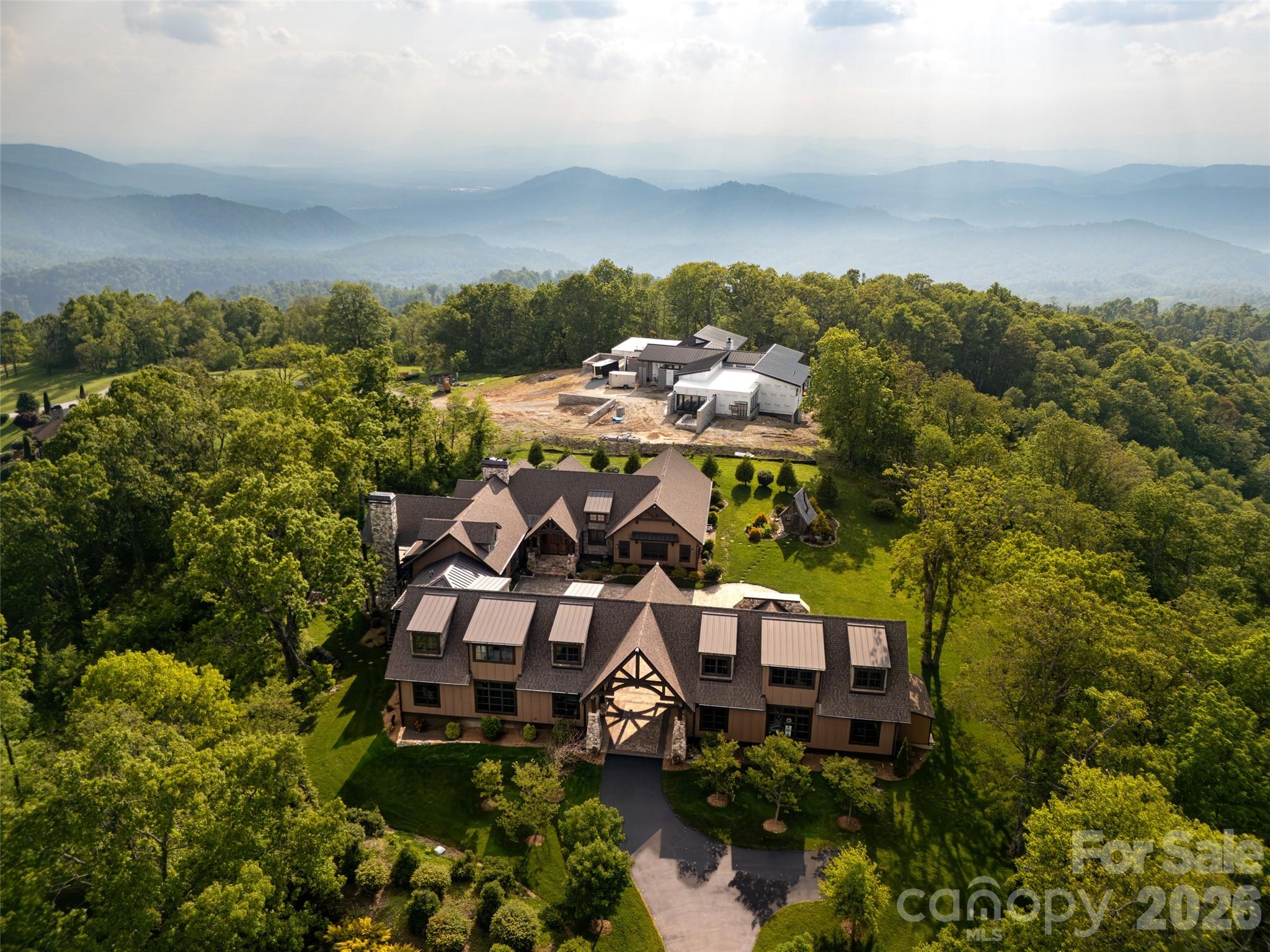 93 N Snow Ridge Drive — Hendersonville