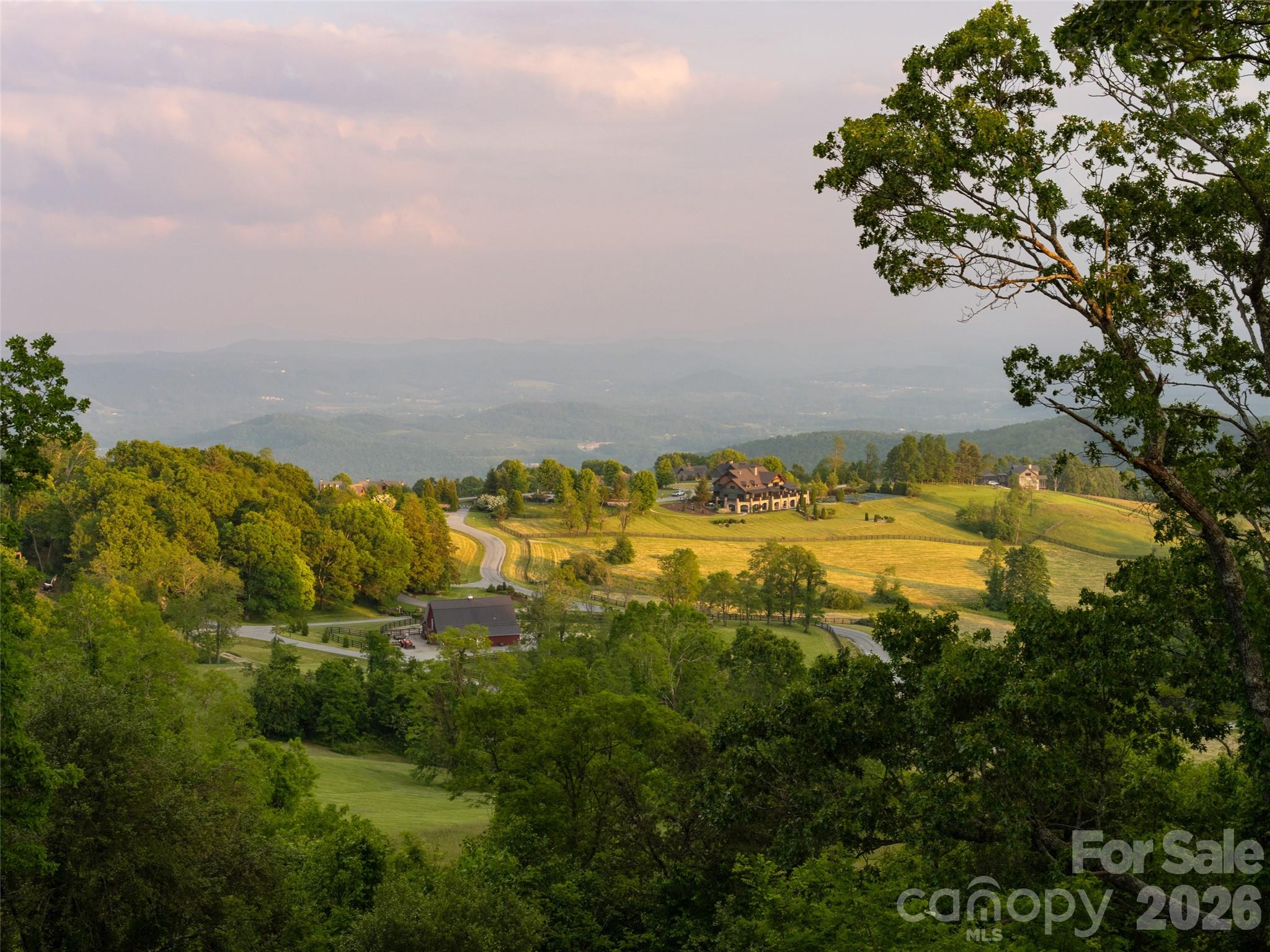 93 N Snow Ridge Drive — Hendersonville