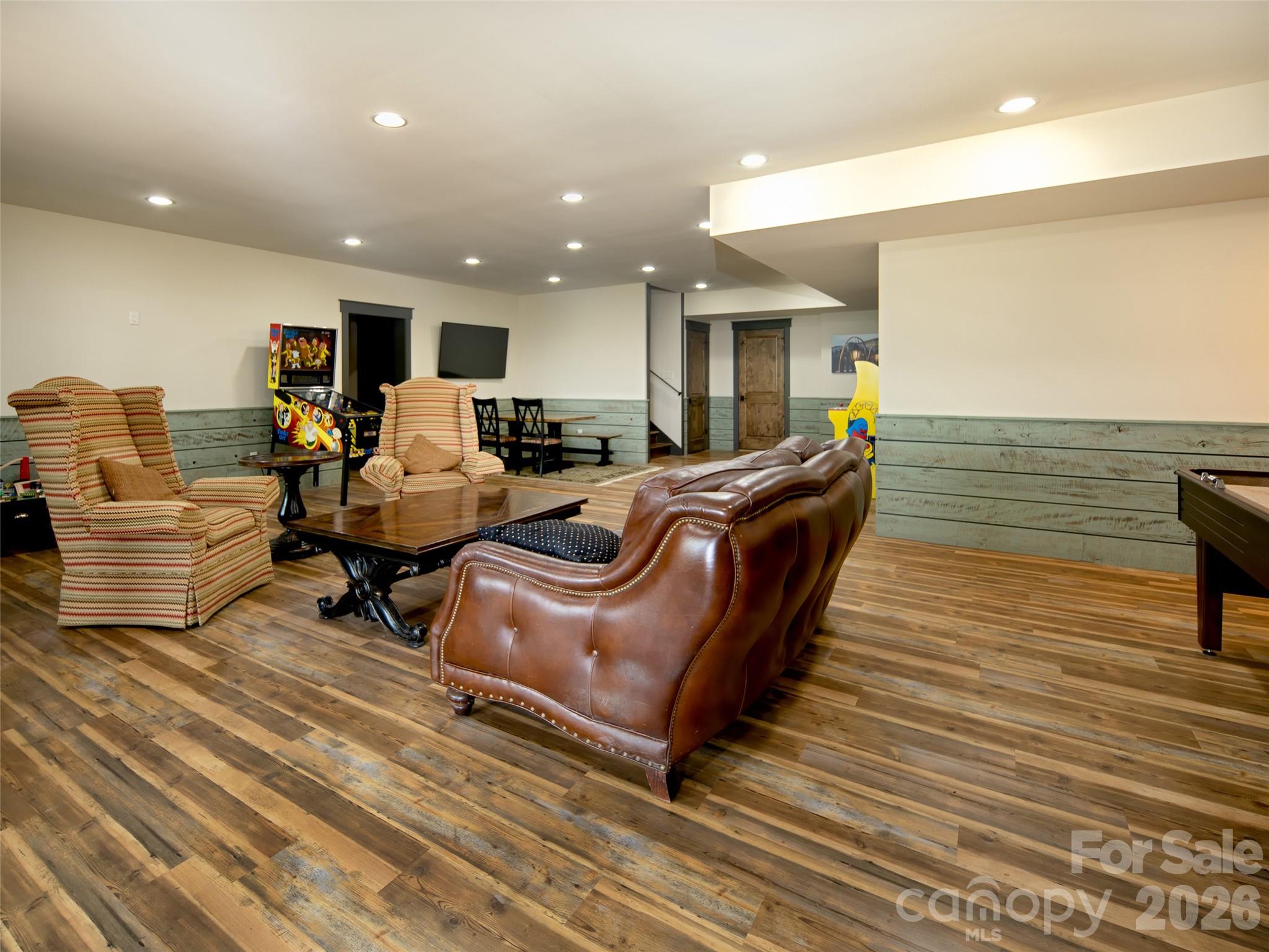 93 N Snow Ridge Drive — Hendersonville