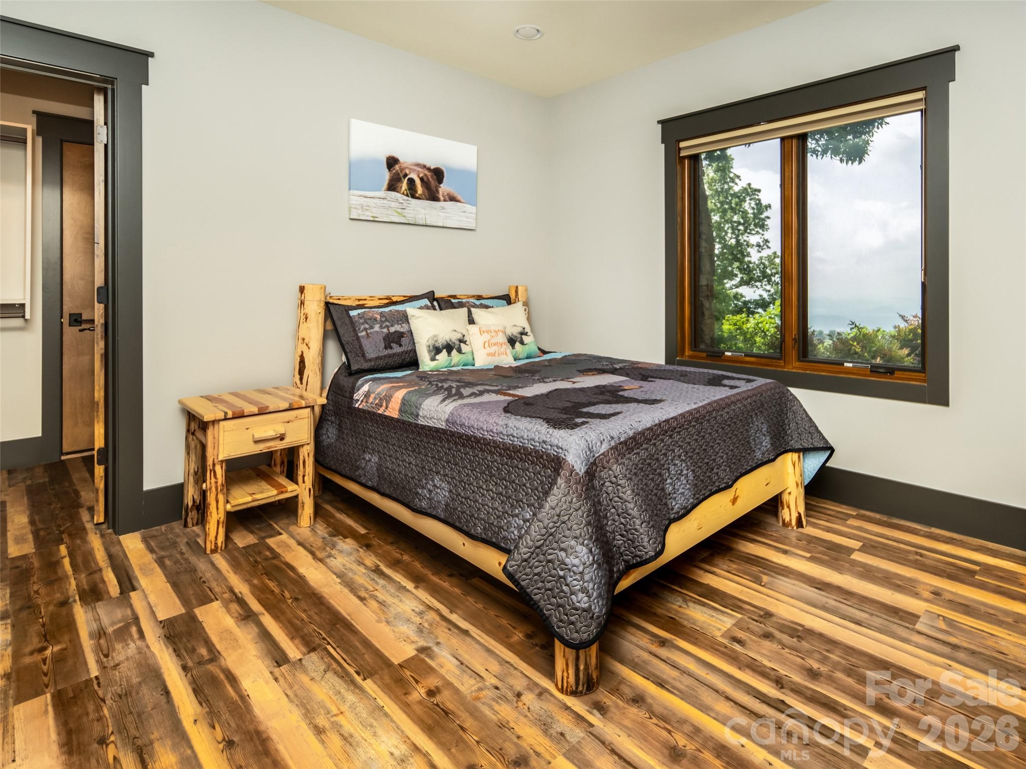 93 N Snow Ridge Drive — Hendersonville