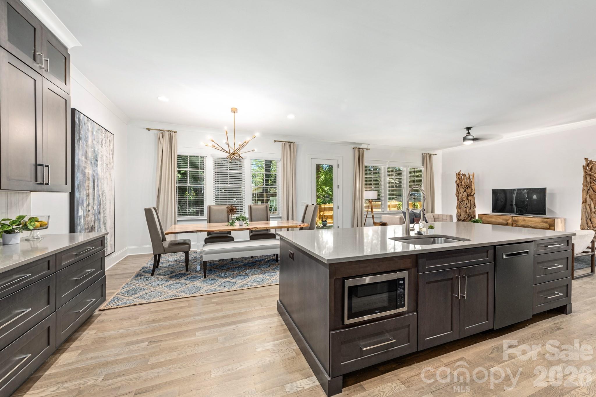 1301 Catawba Avenue — Charlotte