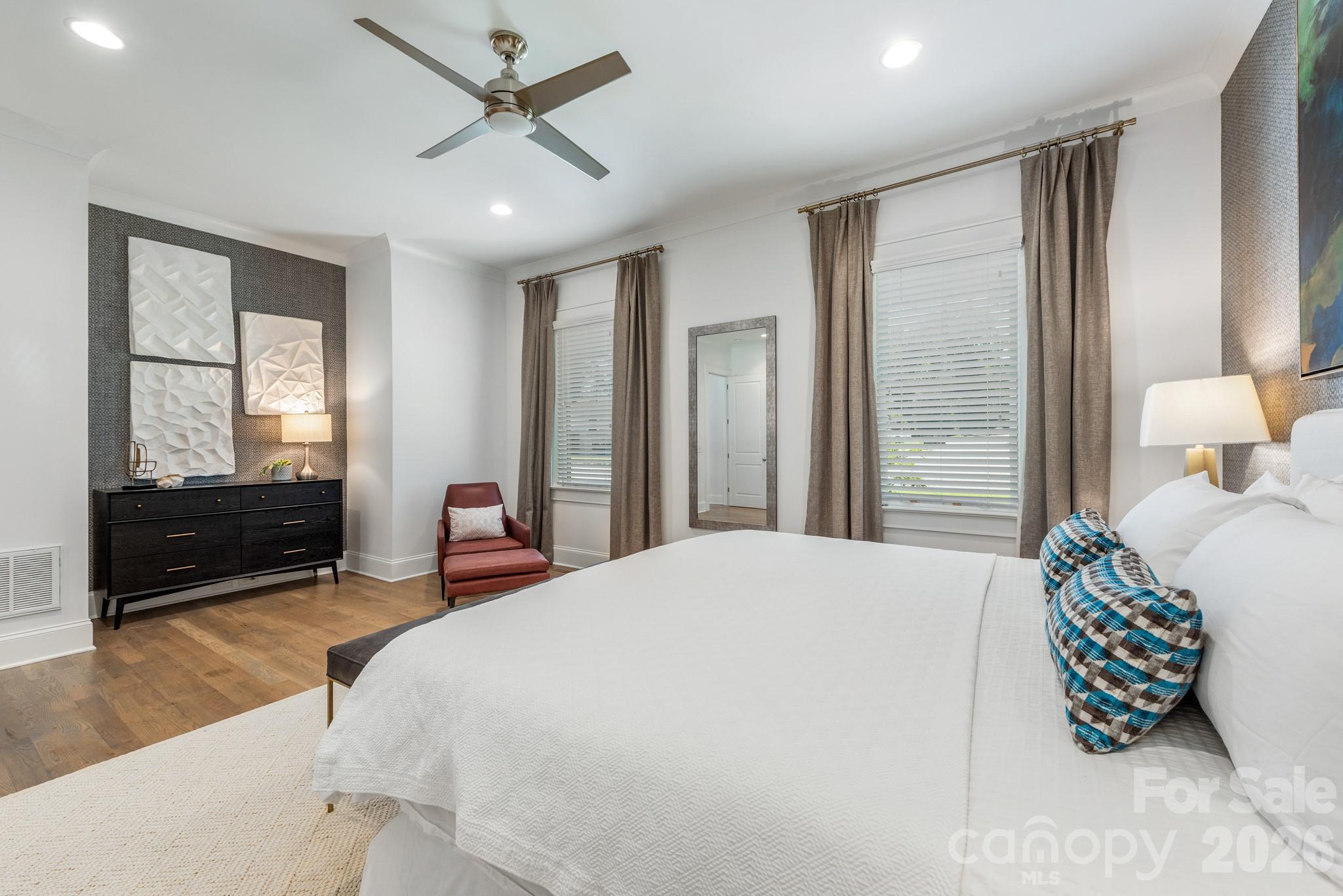 1301 Catawba Avenue — Charlotte