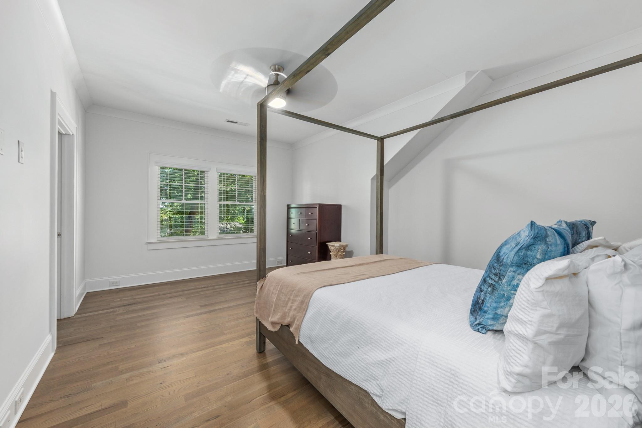 1301 Catawba Avenue — Charlotte