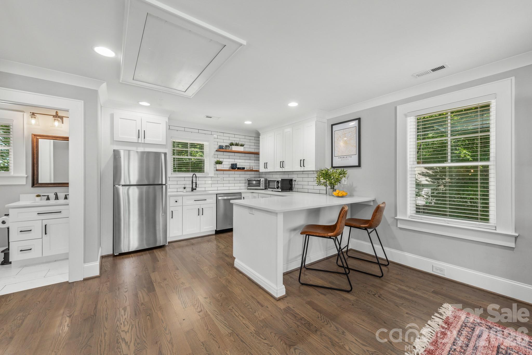 1301 Catawba Avenue — Charlotte