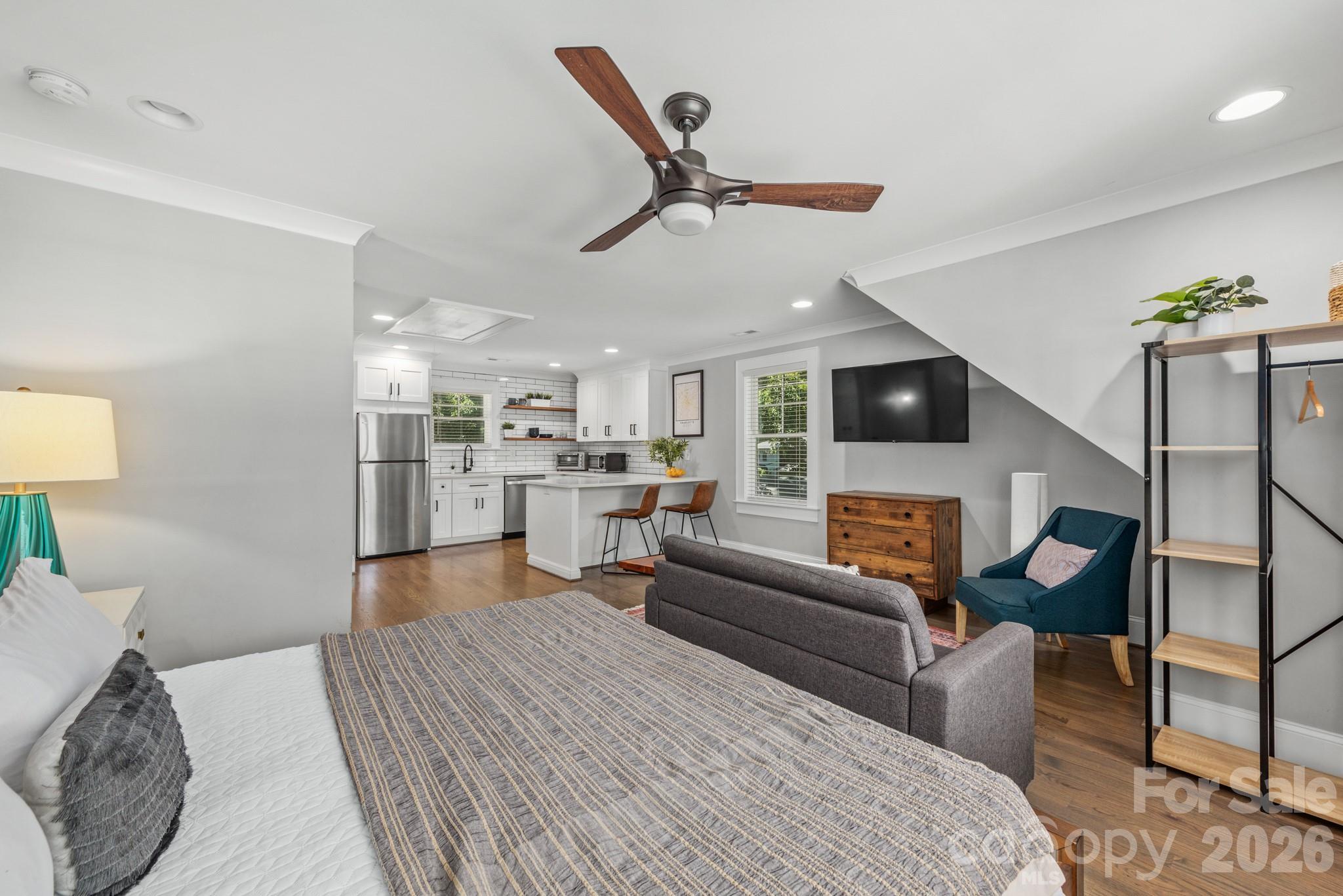 1301 Catawba Avenue — Charlotte
