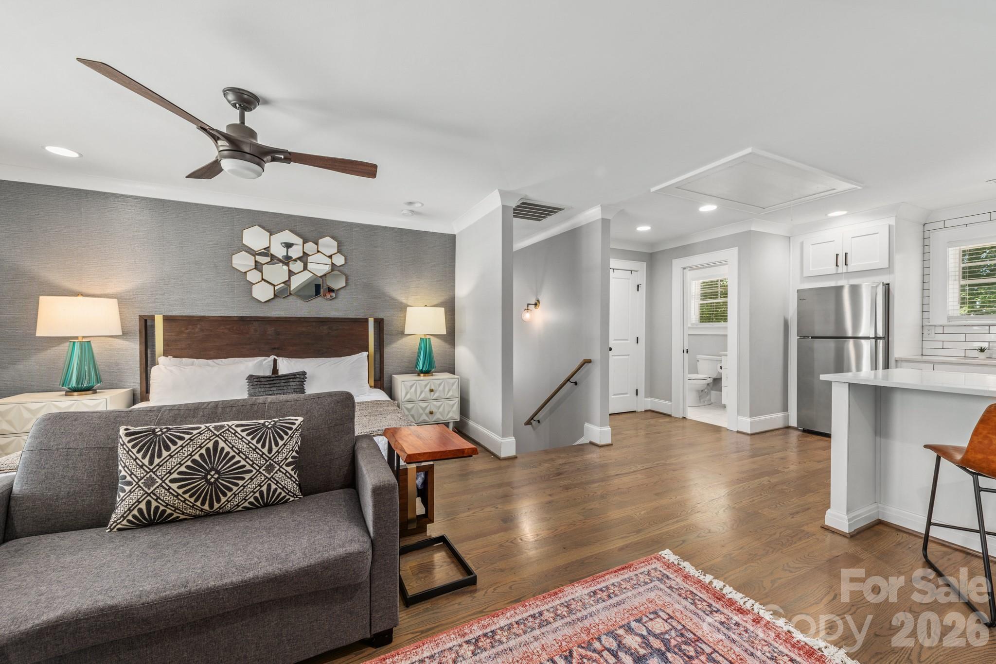 1301 Catawba Avenue — Charlotte