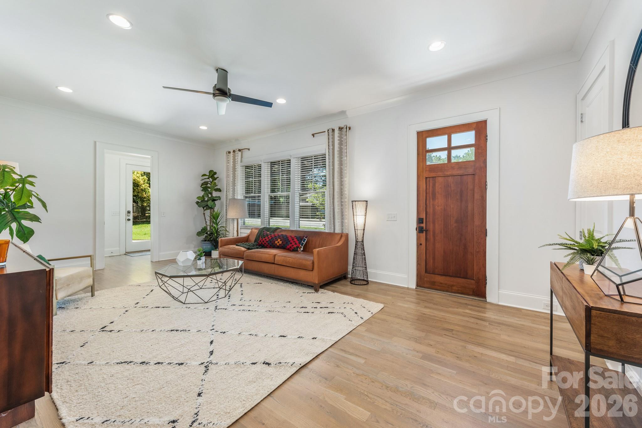 1301 Catawba Avenue — Charlotte