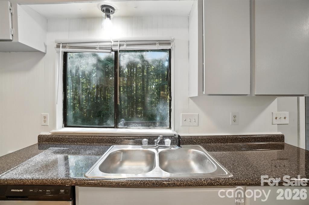 11231 E W T HARRIS Boulevard — Charlotte