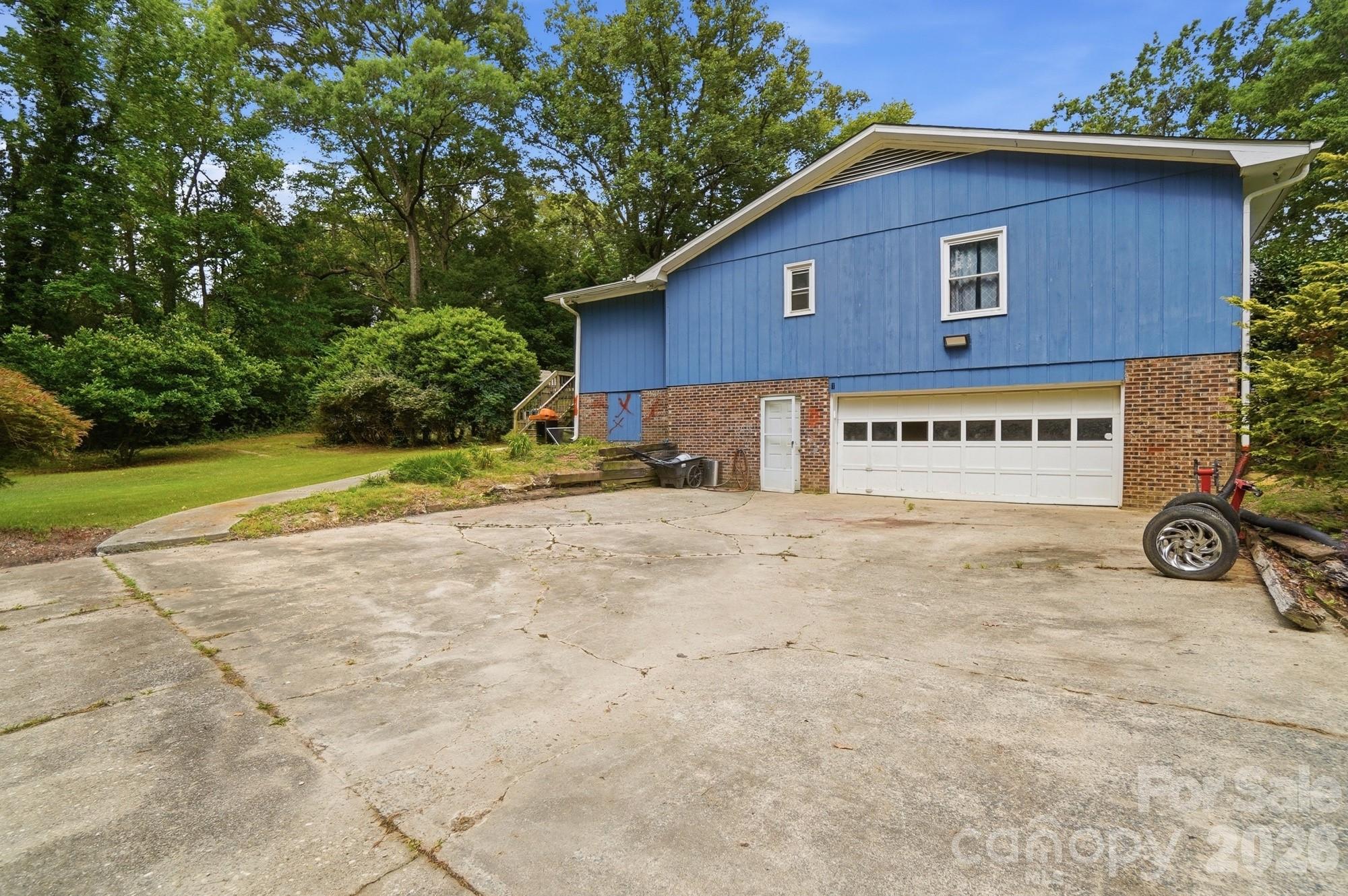 214 Griffin Lane — Marshville