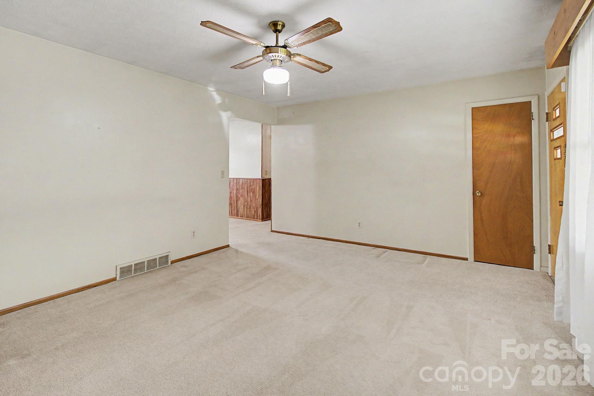 12 Webster Street — Weaverville