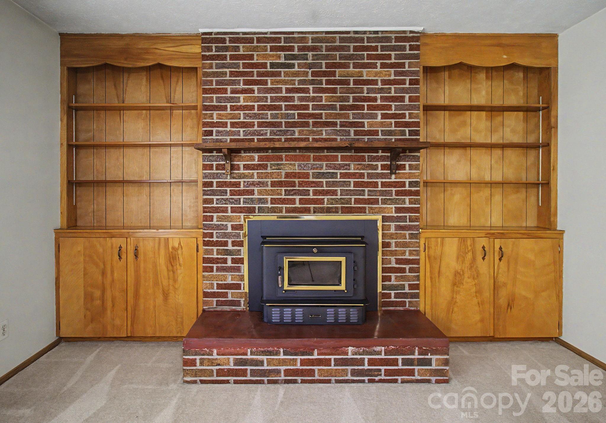 12 Webster Street — Weaverville