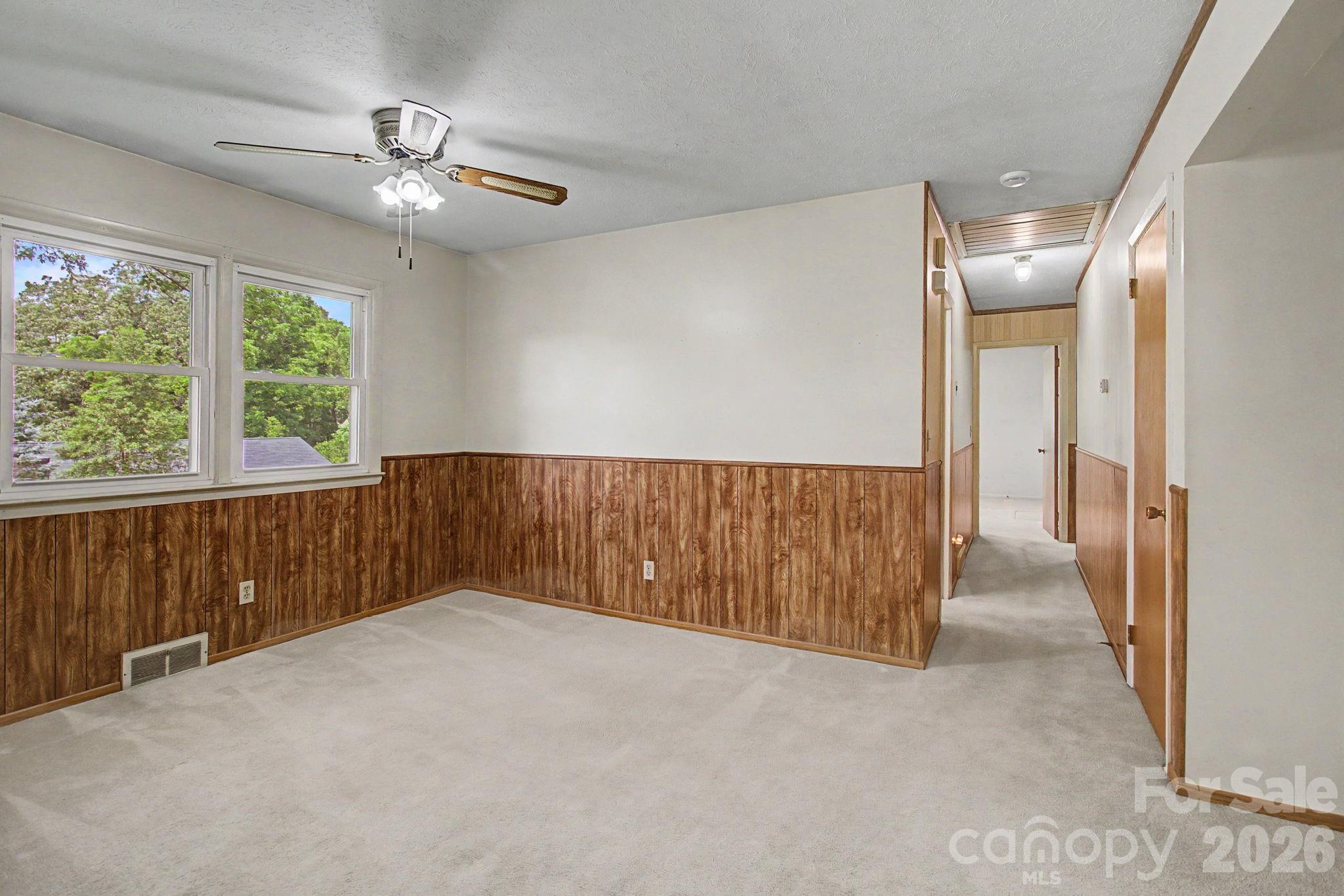 12 Webster Street — Weaverville