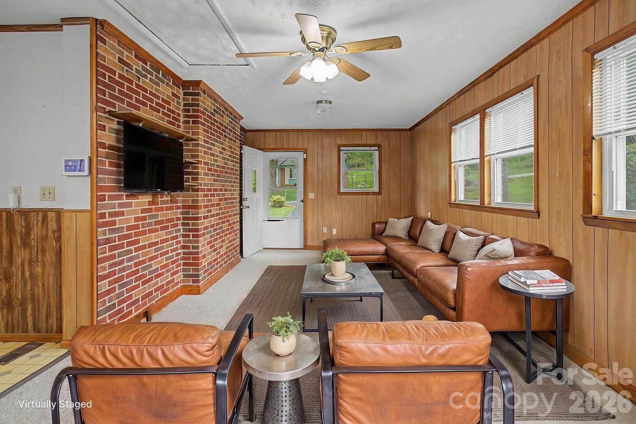12 Webster Street — Weaverville