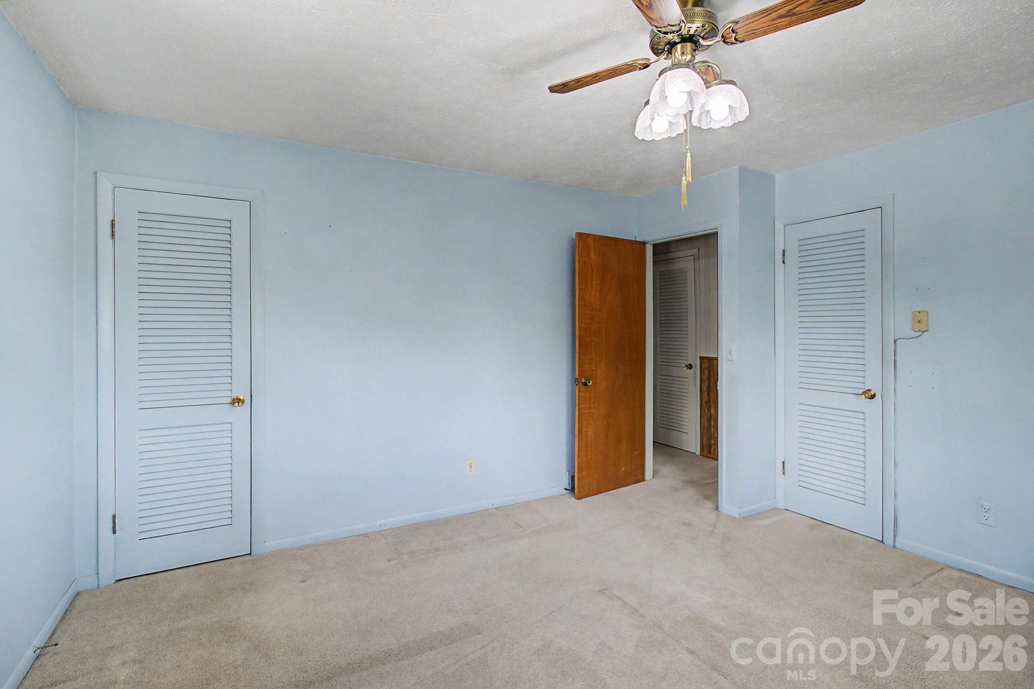 12 Webster Street — Weaverville