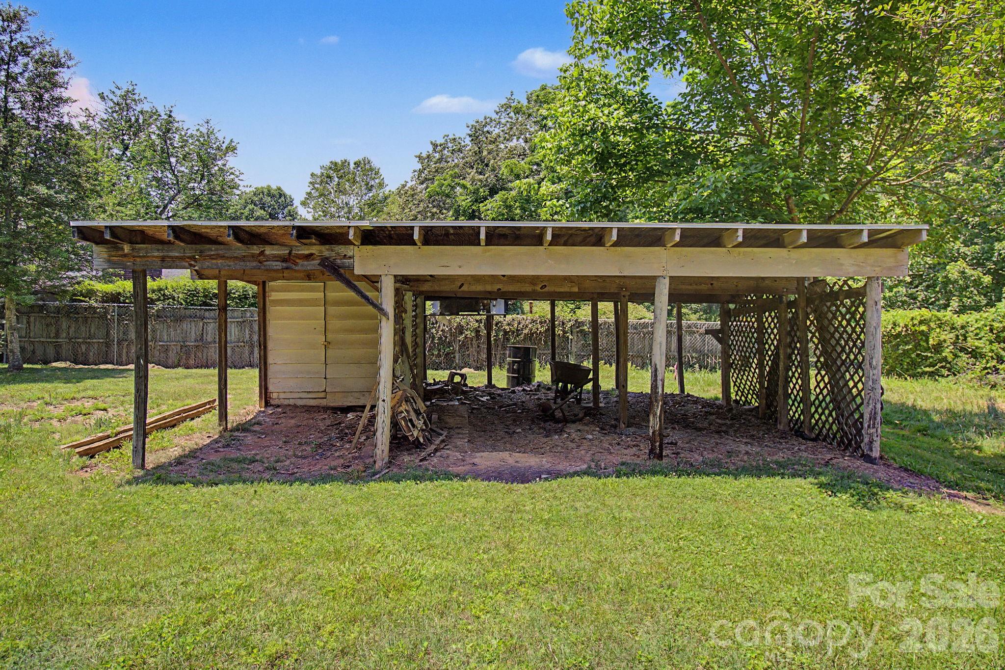 12 Webster Street — Weaverville