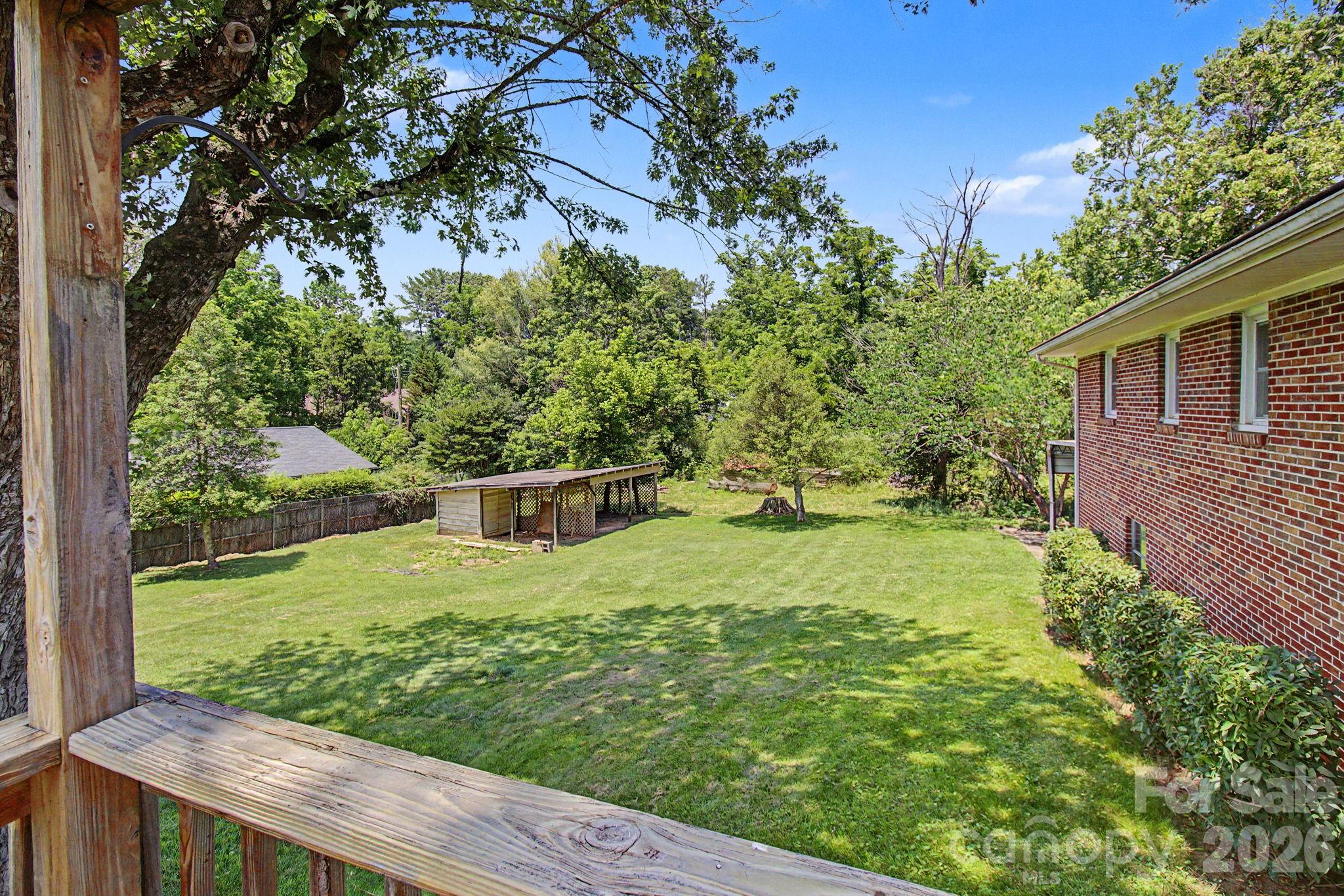 12 Webster Street — Weaverville