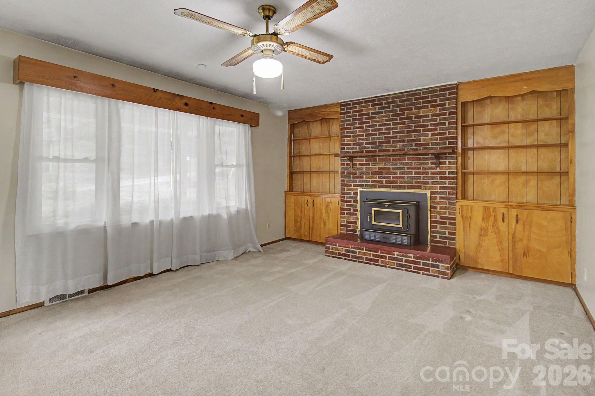 12 Webster Street — Weaverville