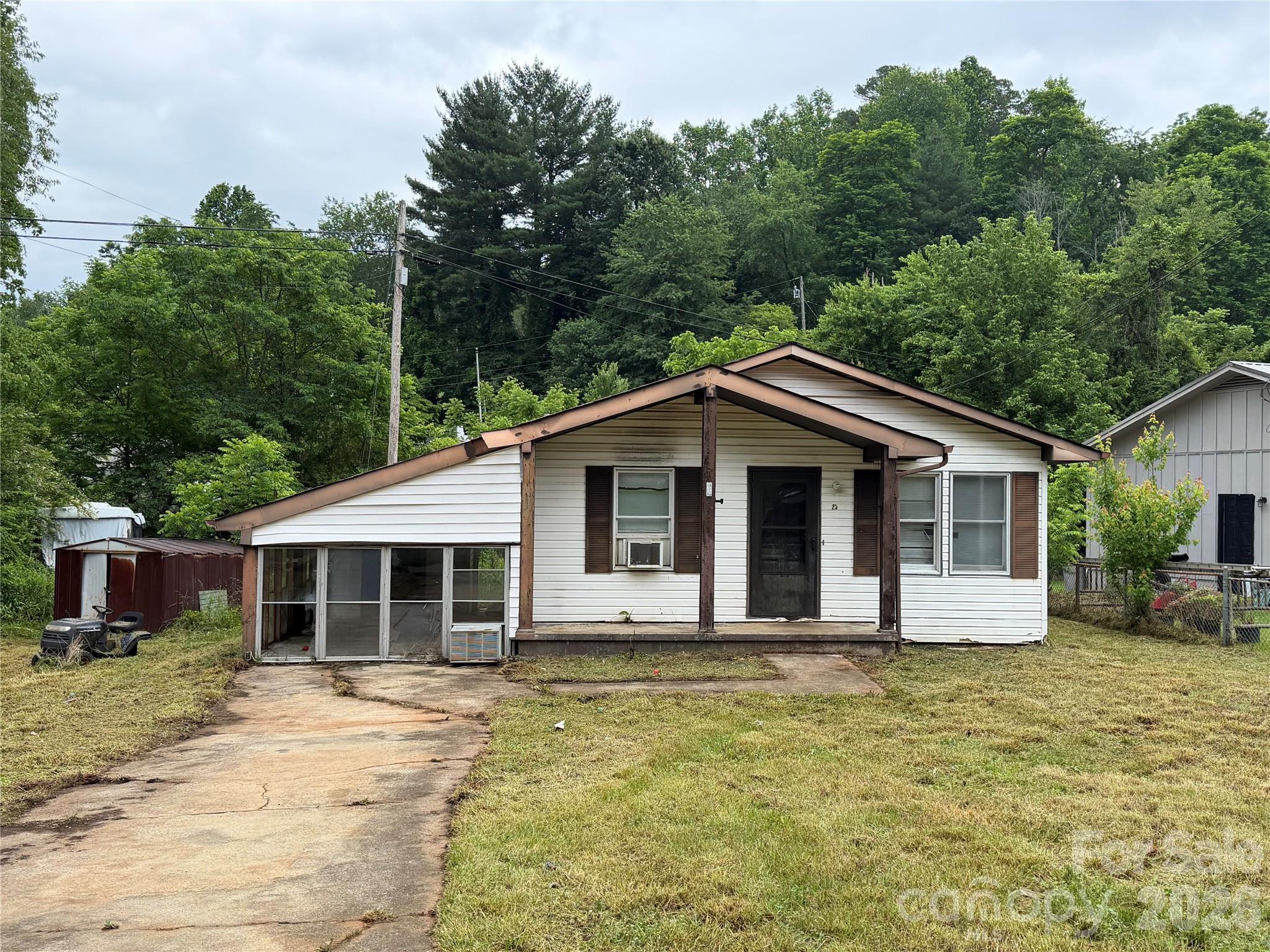 23 Meteor Court — Waynesville