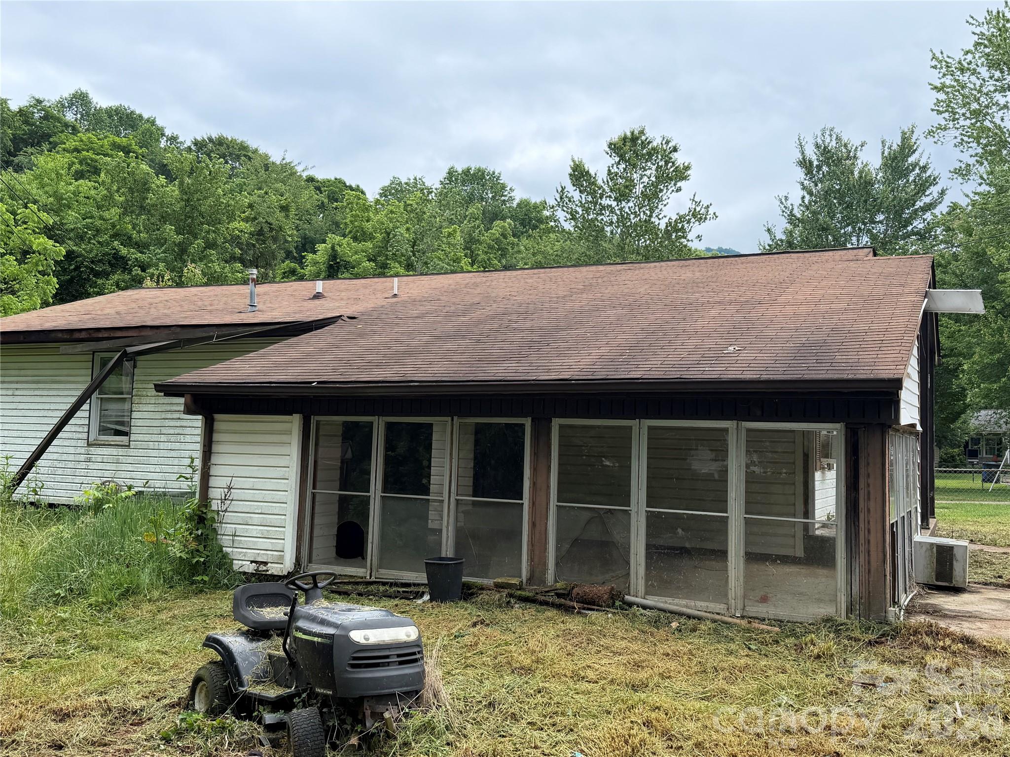23 Meteor Court — Waynesville