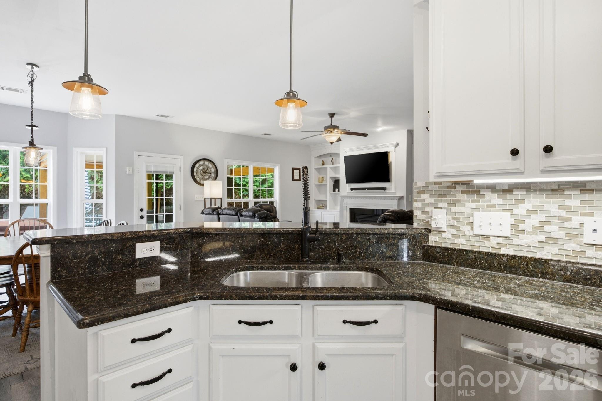 120 Louden Drive — Mooresville
