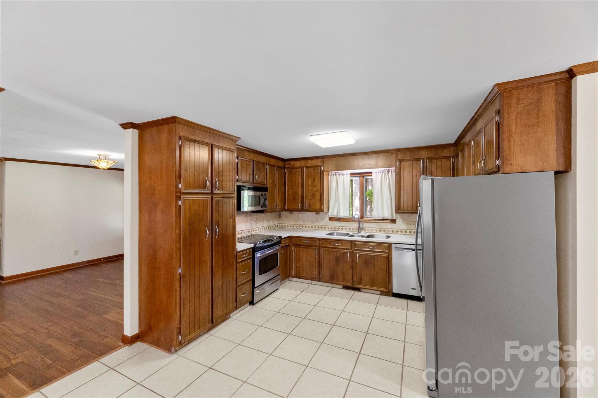 114 Old Mine Road — Mount Holly