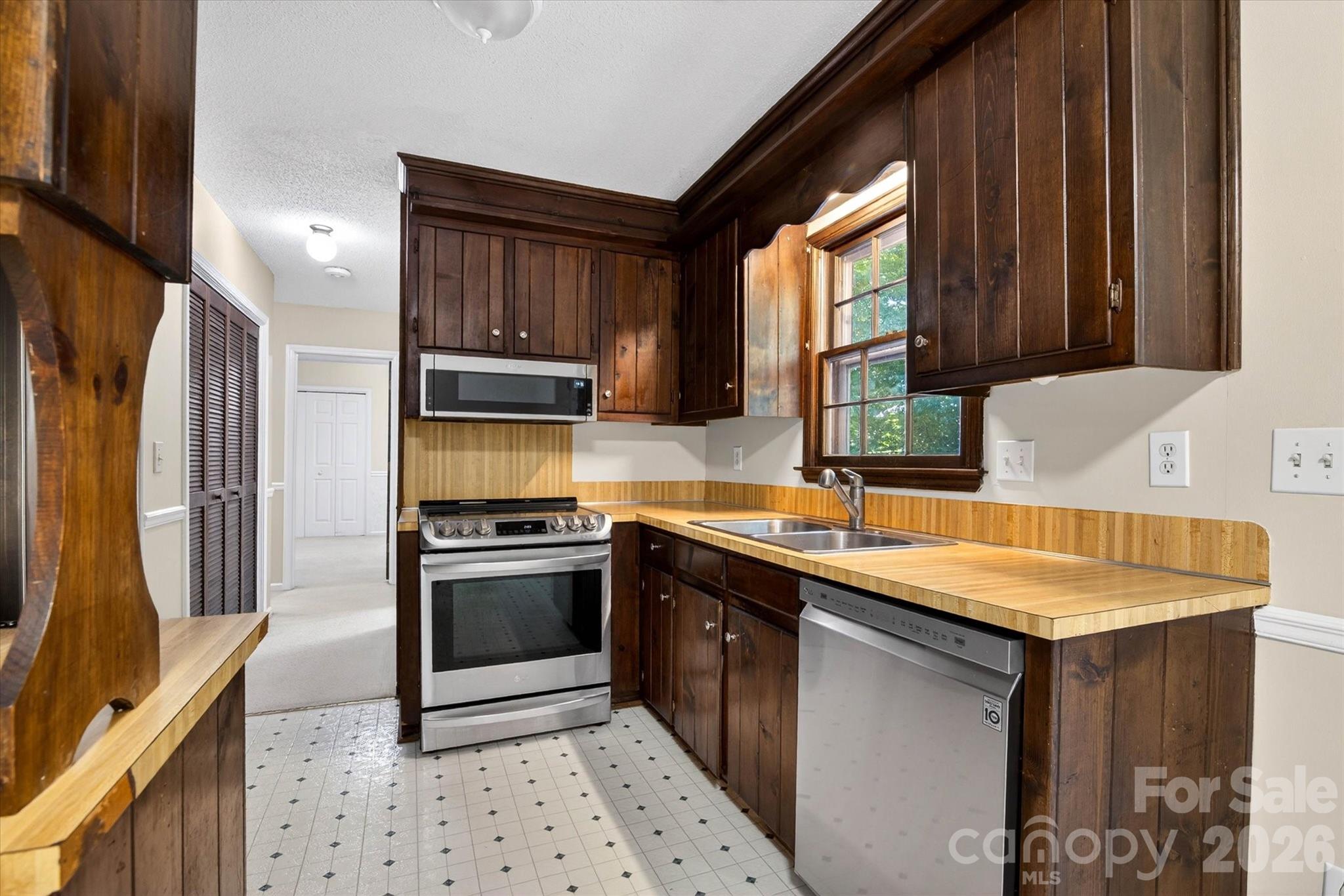 4881 Hickory Nut Court — Rock Hill