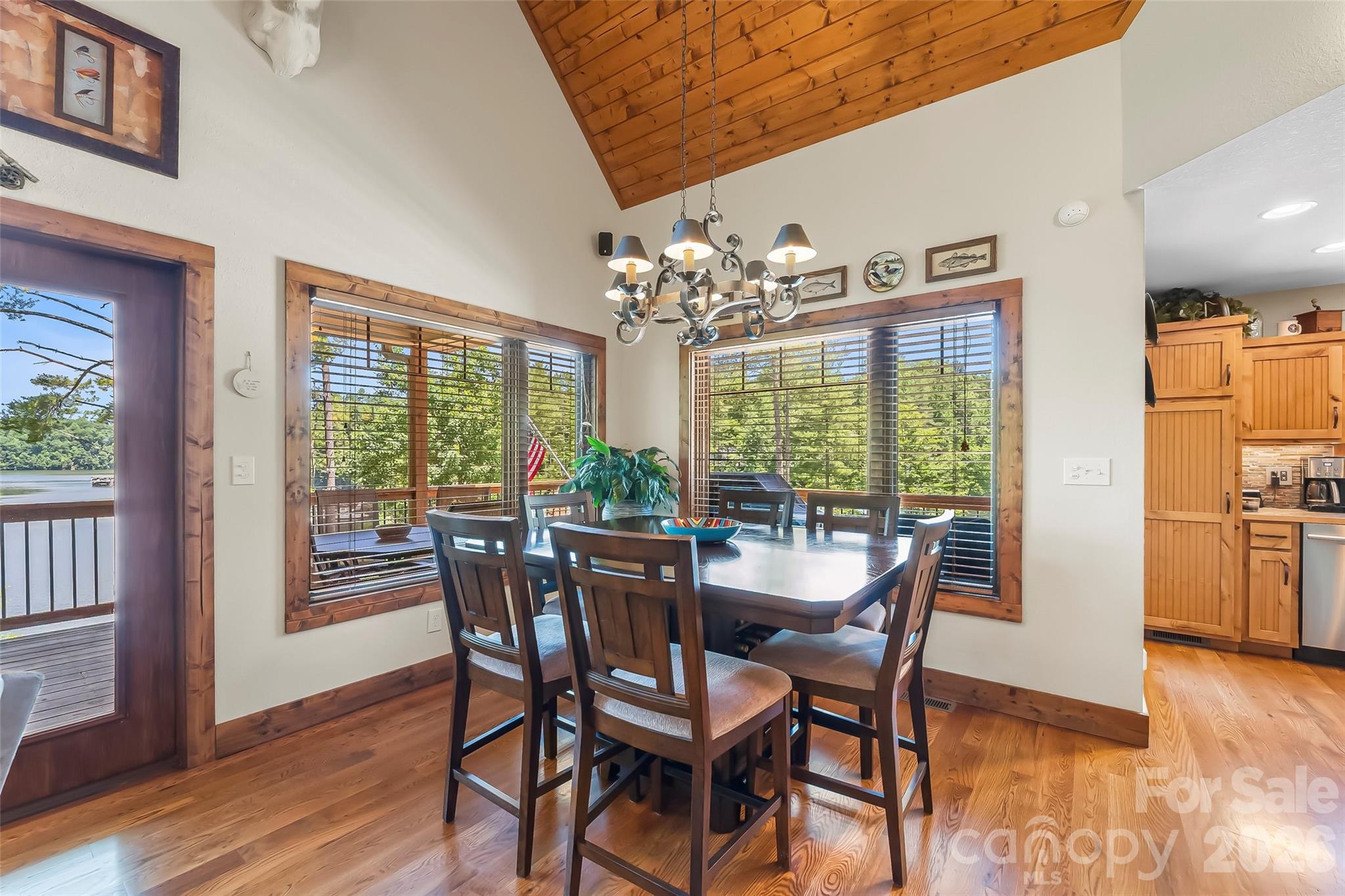 590 Larkhaven Drive — Nebo