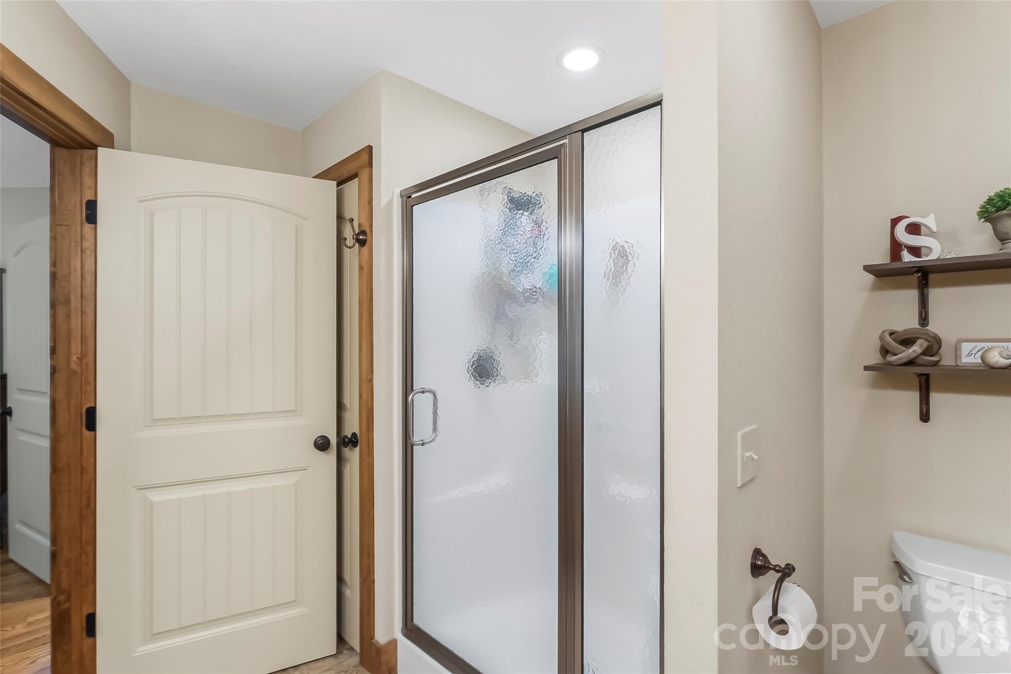 590 Larkhaven Drive — Nebo