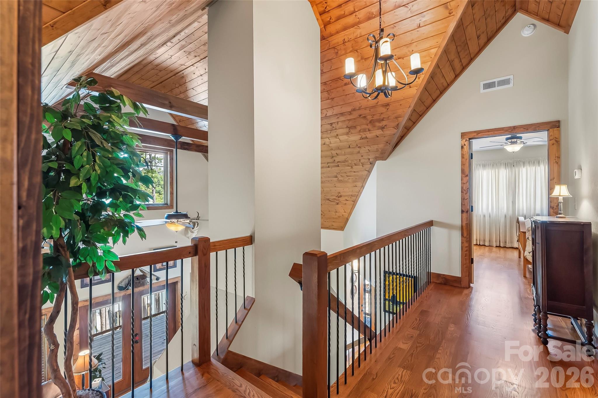 590 Larkhaven Drive — Nebo
