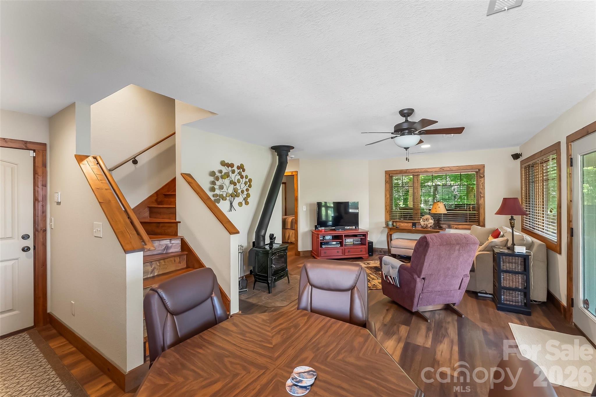 590 Larkhaven Drive — Nebo