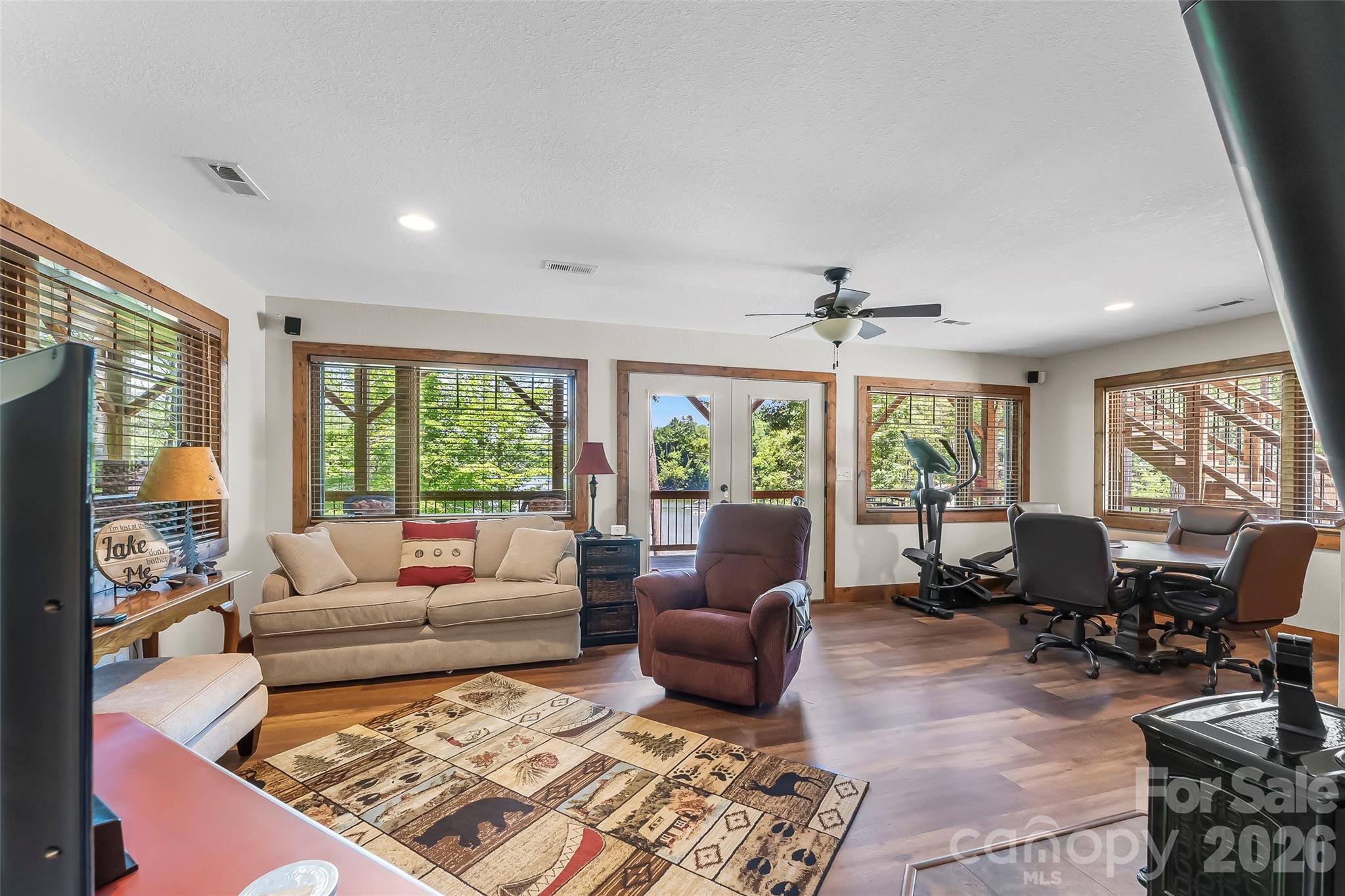 590 Larkhaven Drive — Nebo