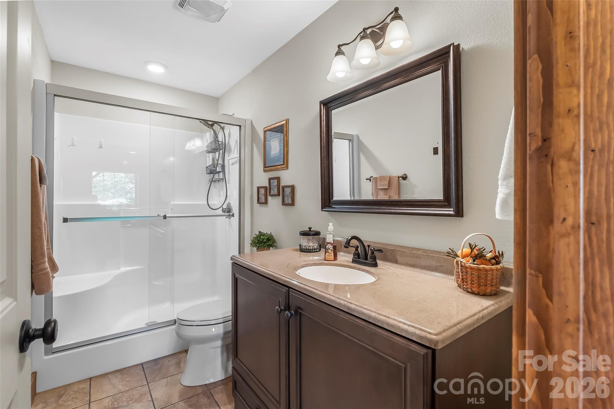 590 Larkhaven Drive — Nebo