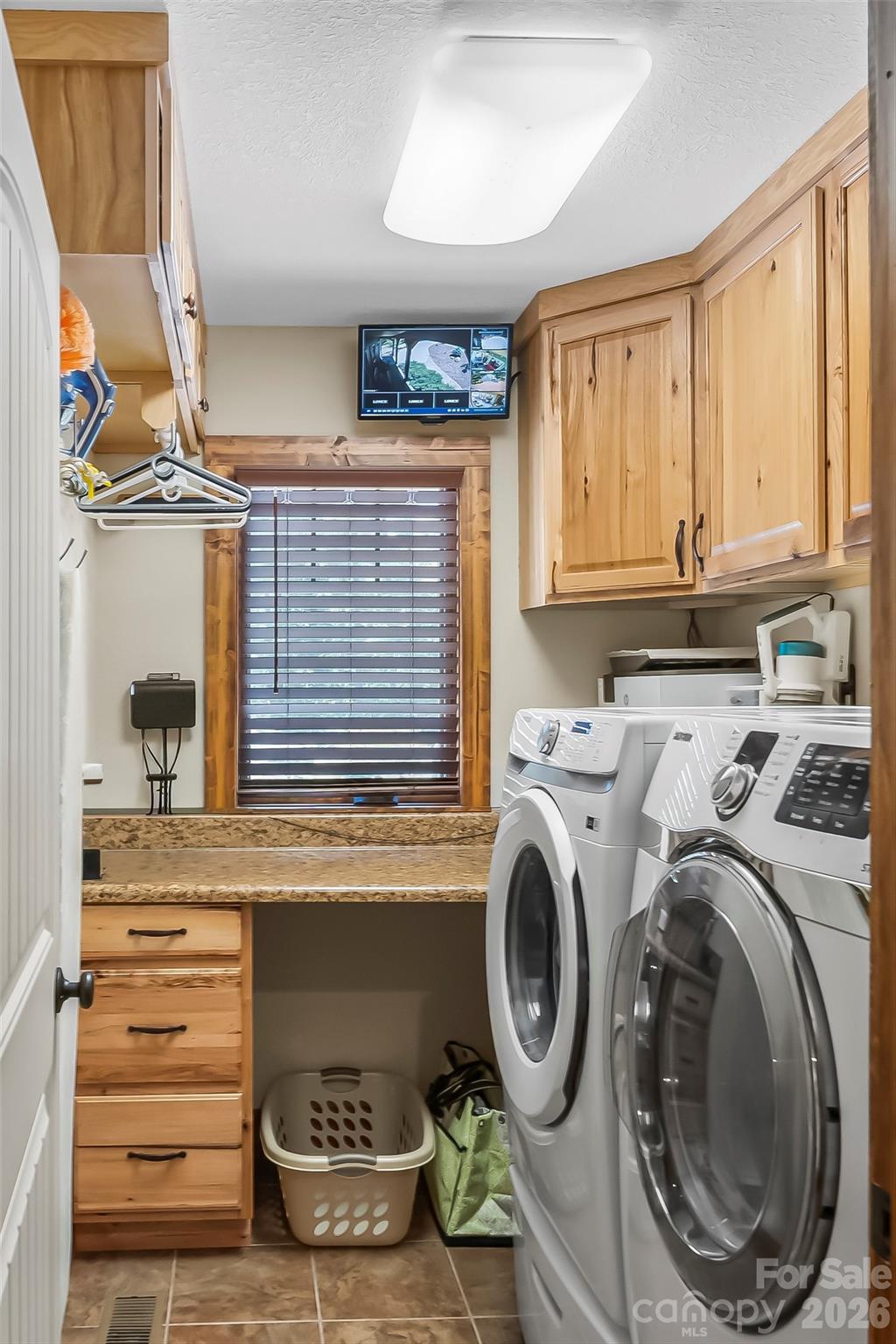 590 Larkhaven Drive — Nebo
