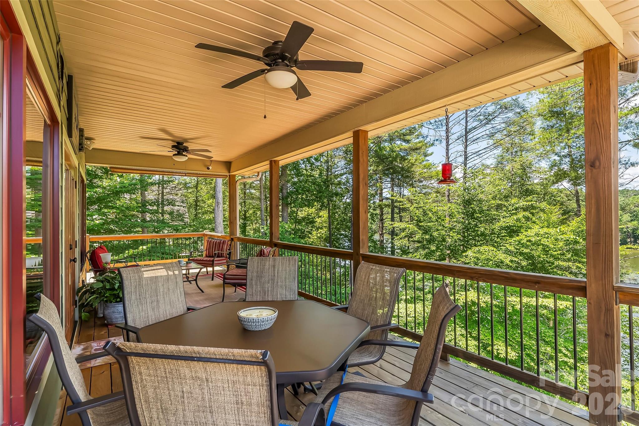 590 Larkhaven Drive — Nebo